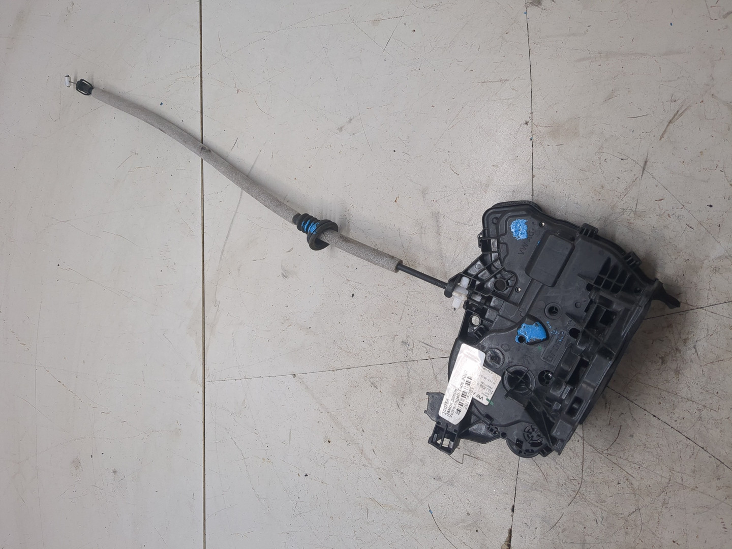 Замок двери задней левой