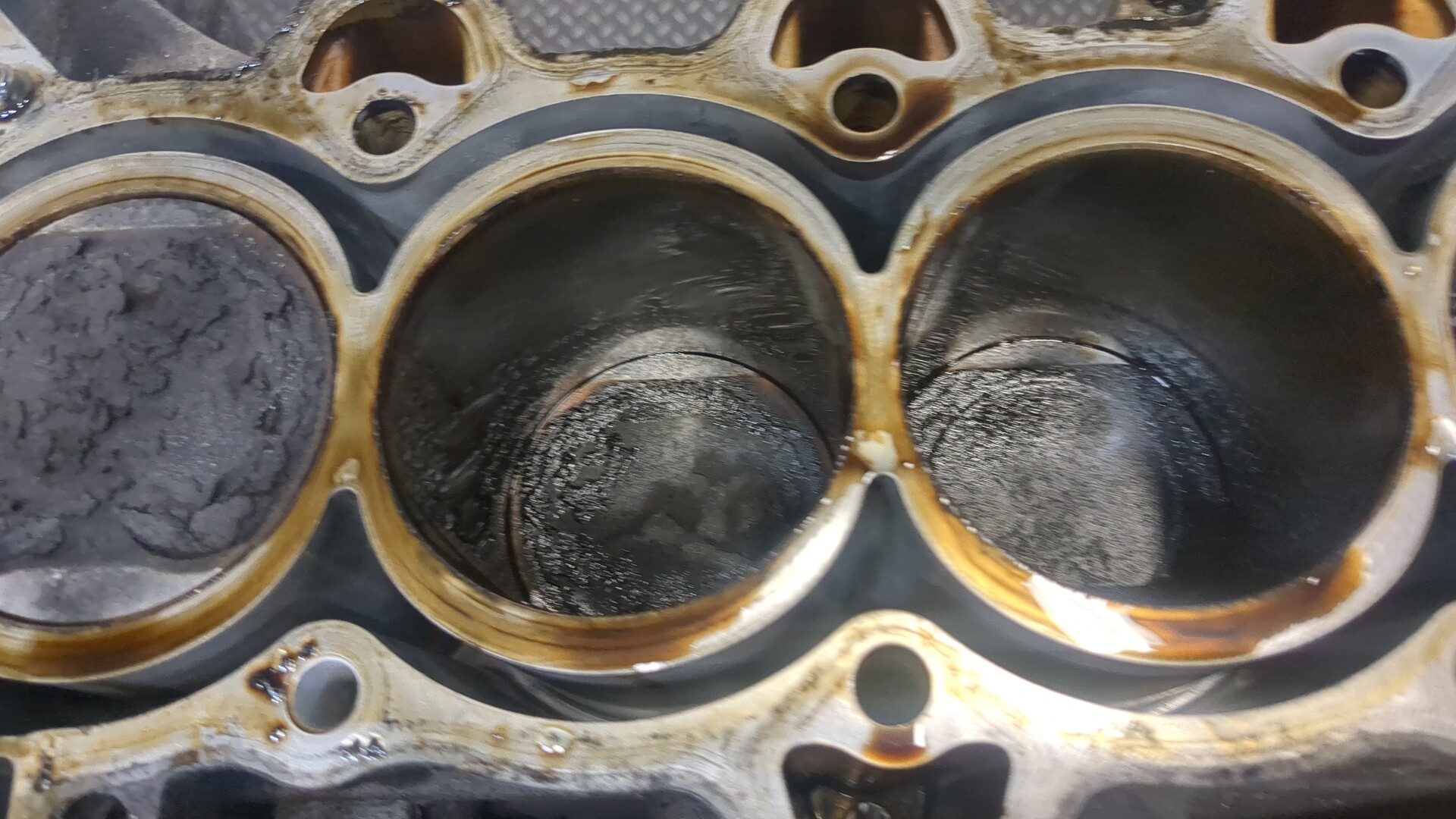 Блок двигателя