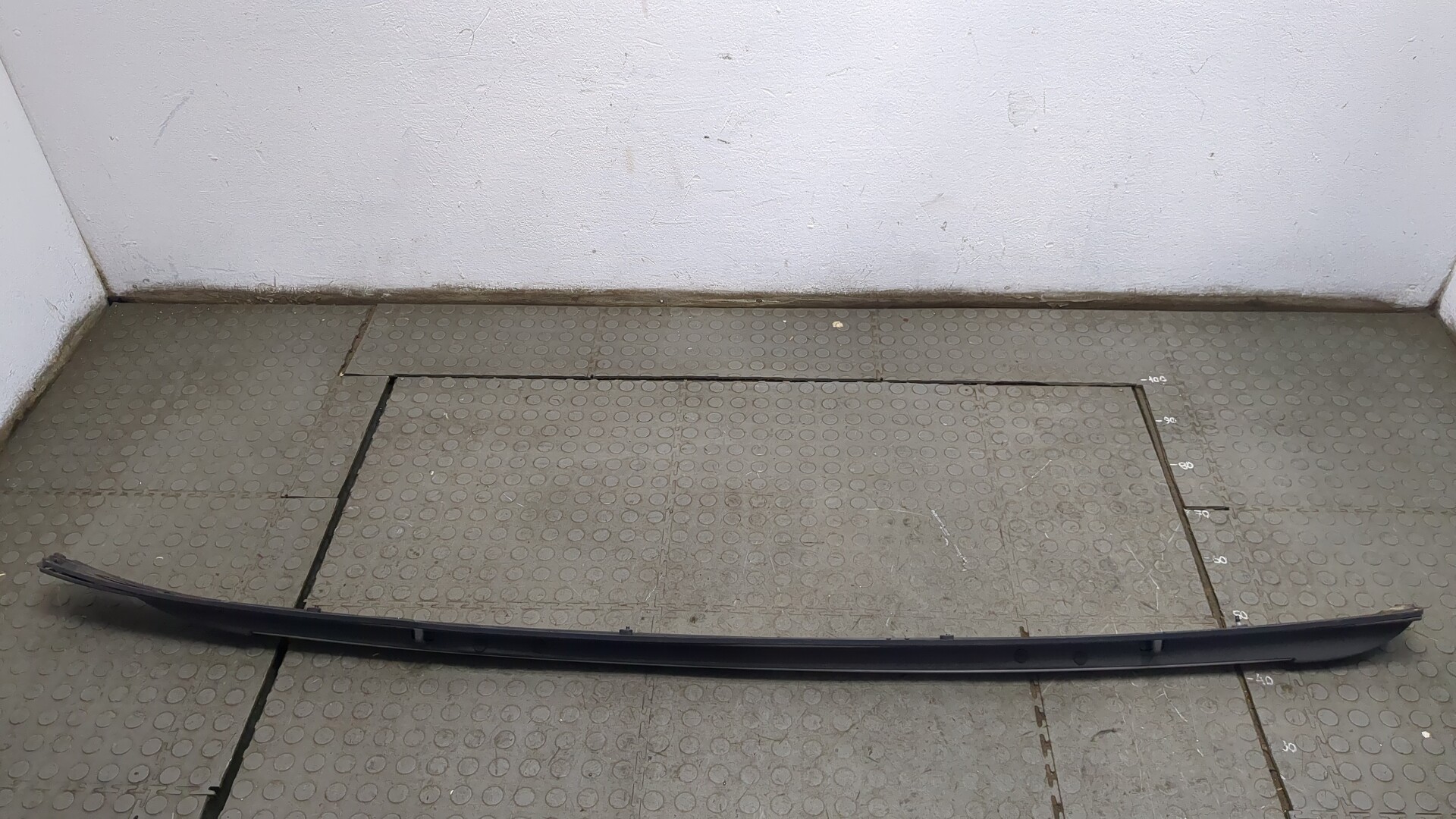 Рейлинг (релинг) левый (планка на крышу)