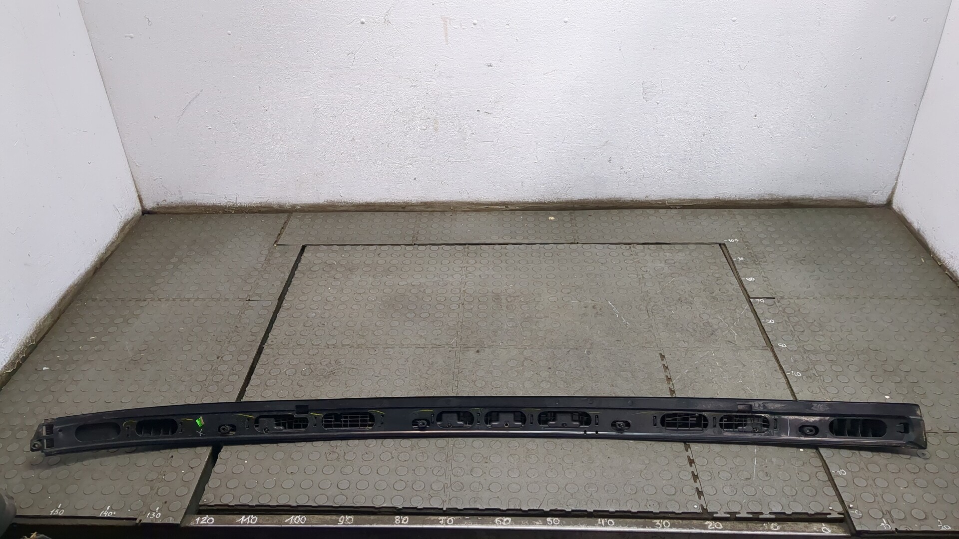 Рейлинг (релинг) правый (планка на крышу)