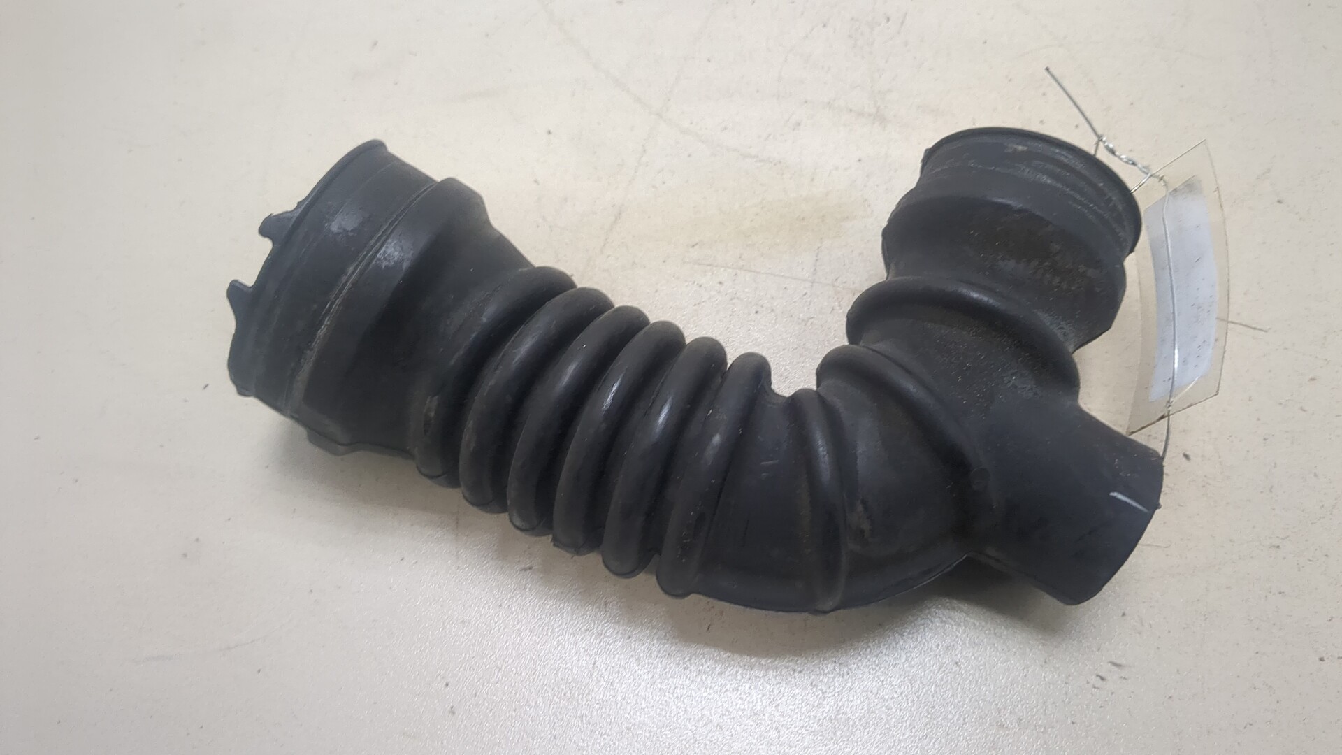 Патрубок воздушного фильтра