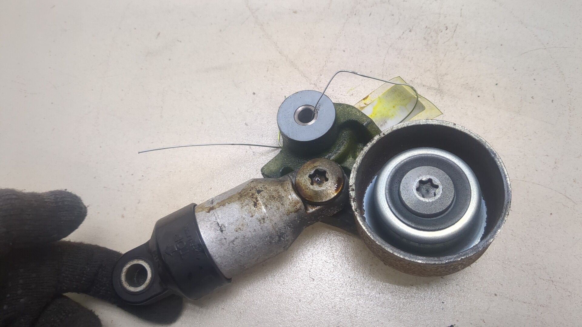 Натяжитель ремня