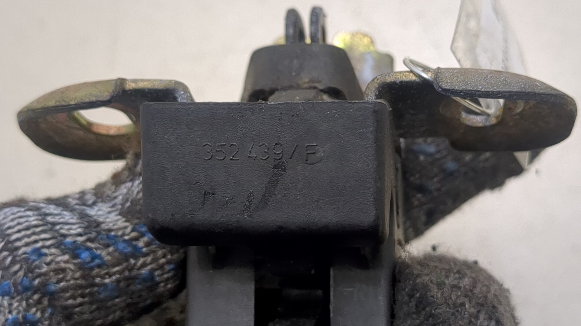 Замок двери задней правой