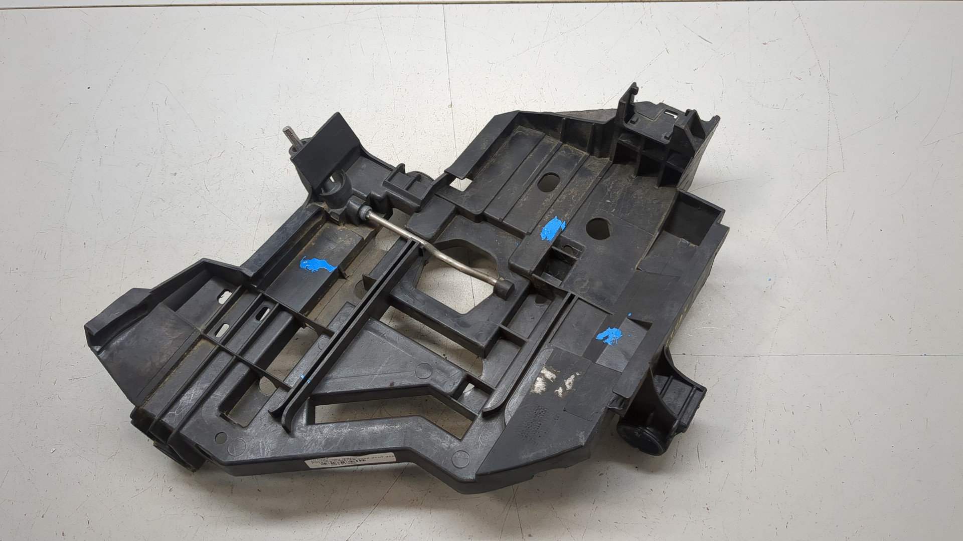 Кронштейн фар правый