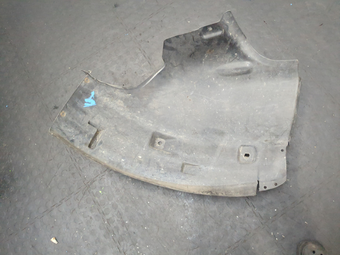 Локер передний правый