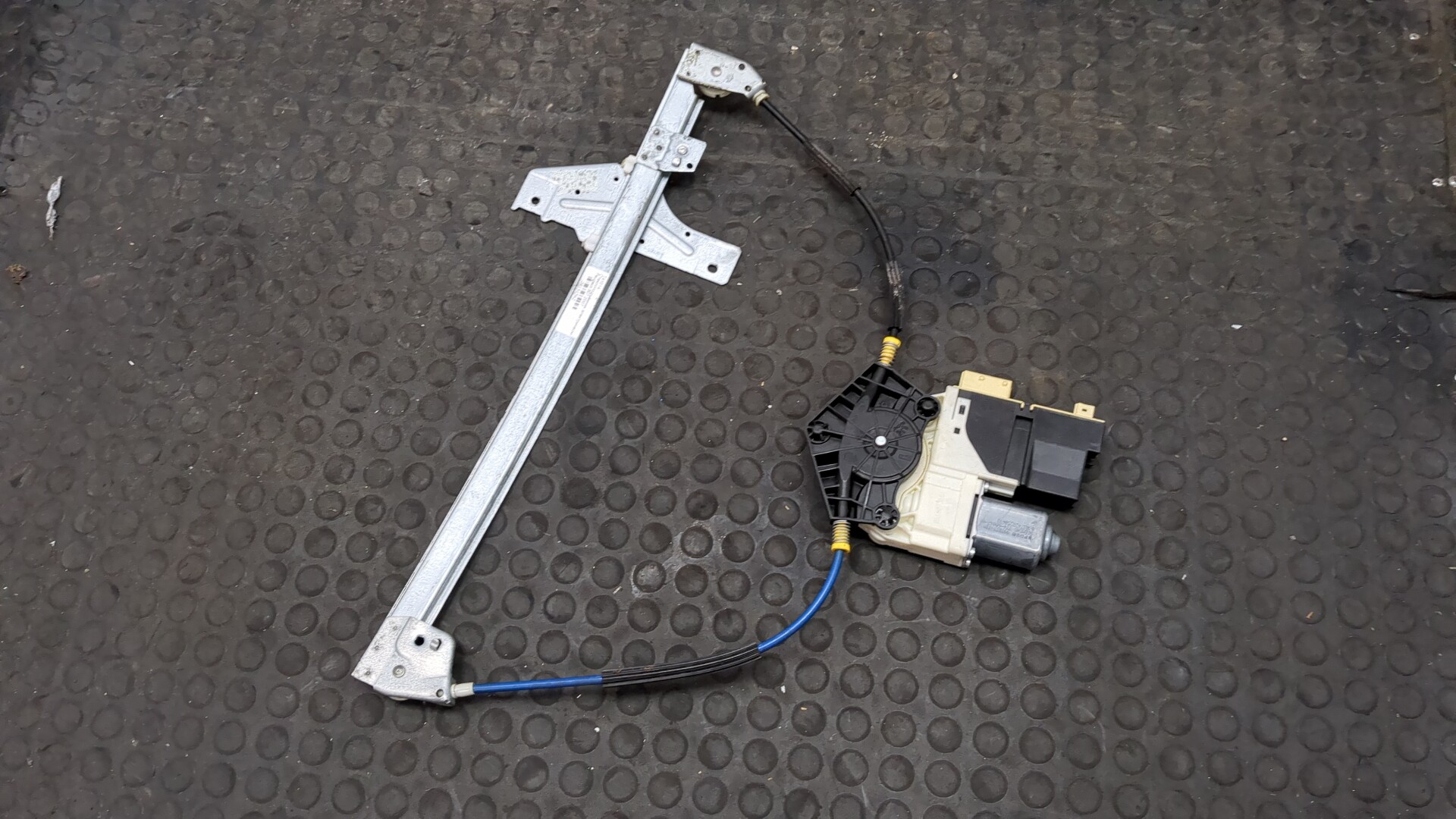 Стеклоподъемник электр. передний правый