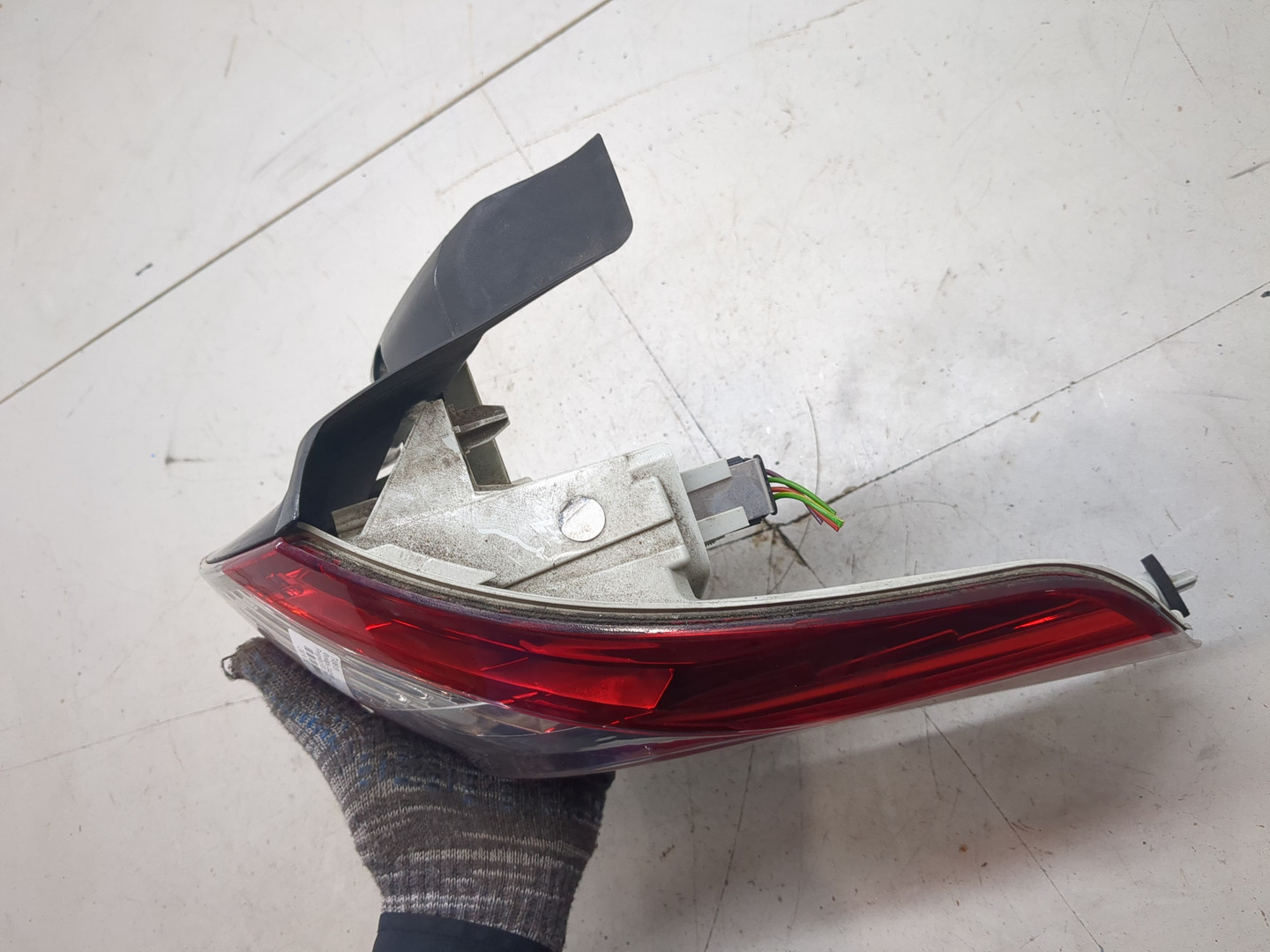 Фонарь задний правый