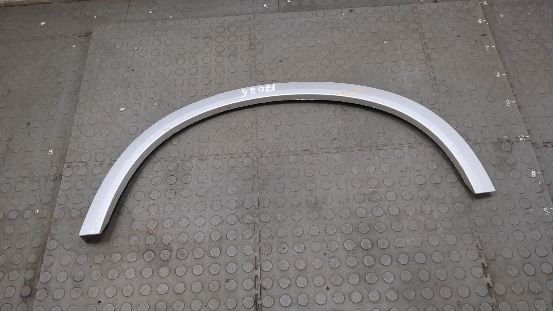 Накладка заднего крыла левого