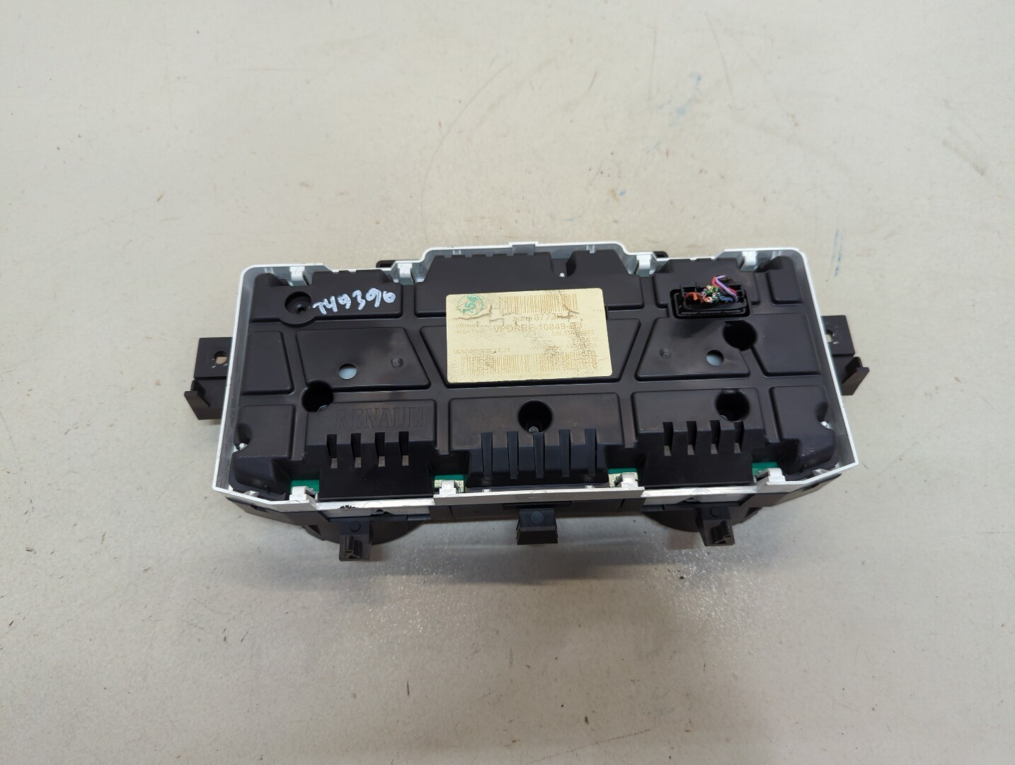 Панель приборов