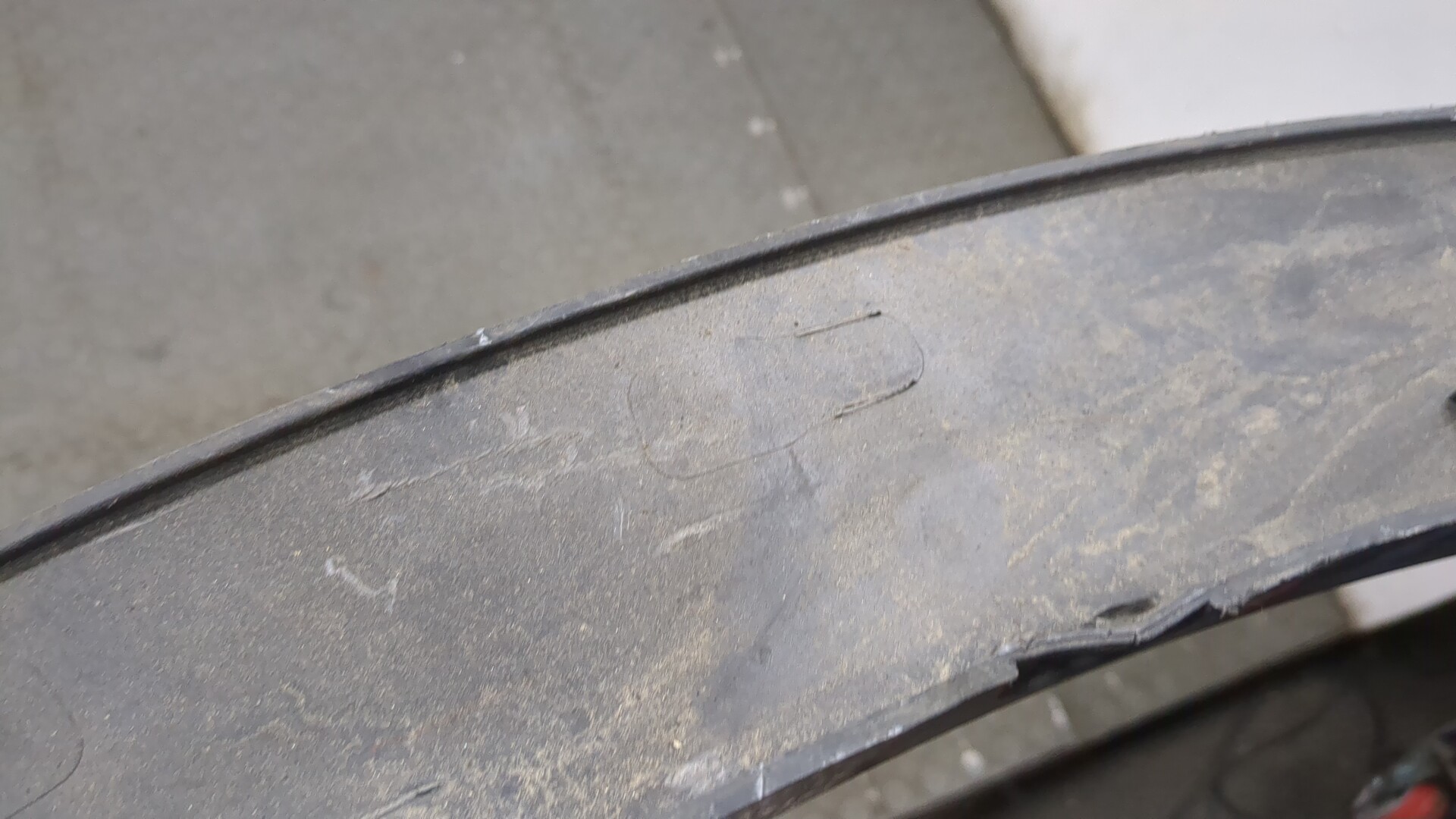 Накладка переднего крыла левого