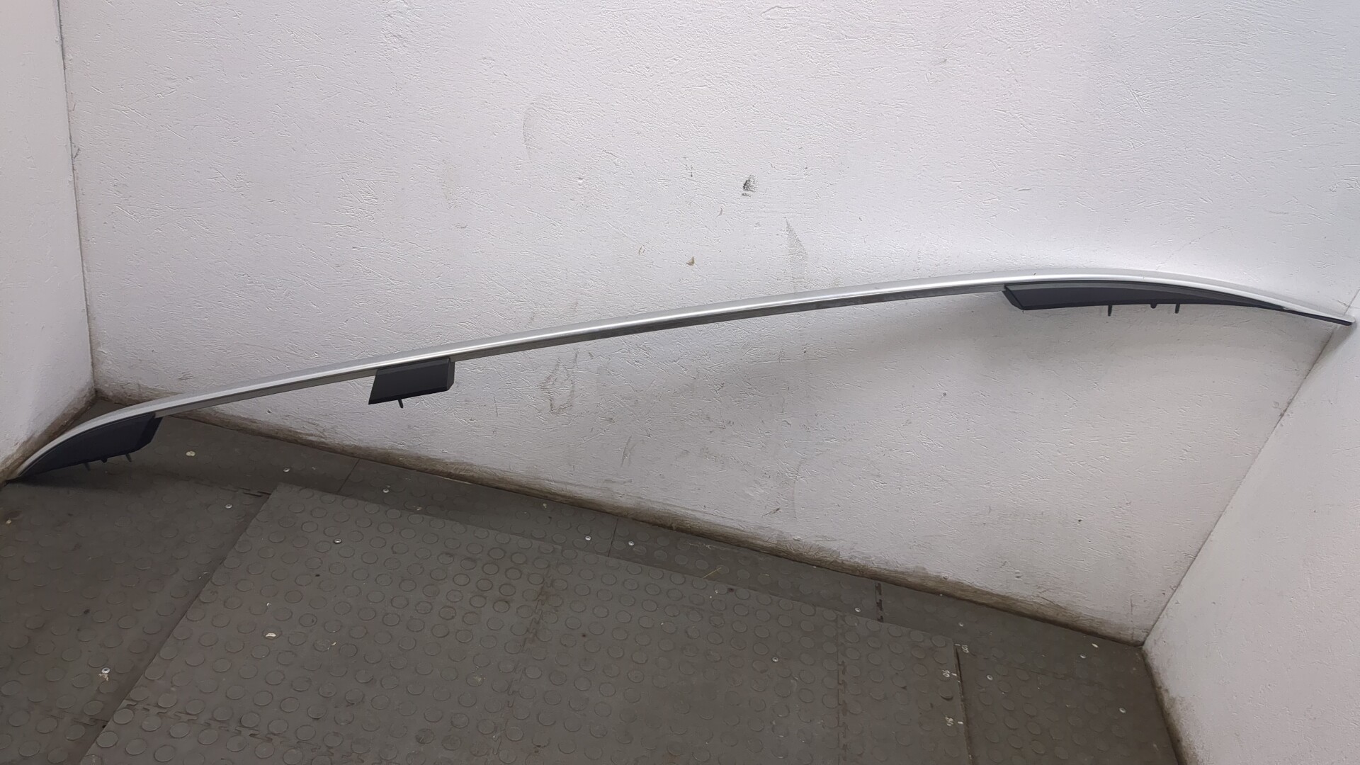 Рейлинг (релинг) правый (планка на крышу)