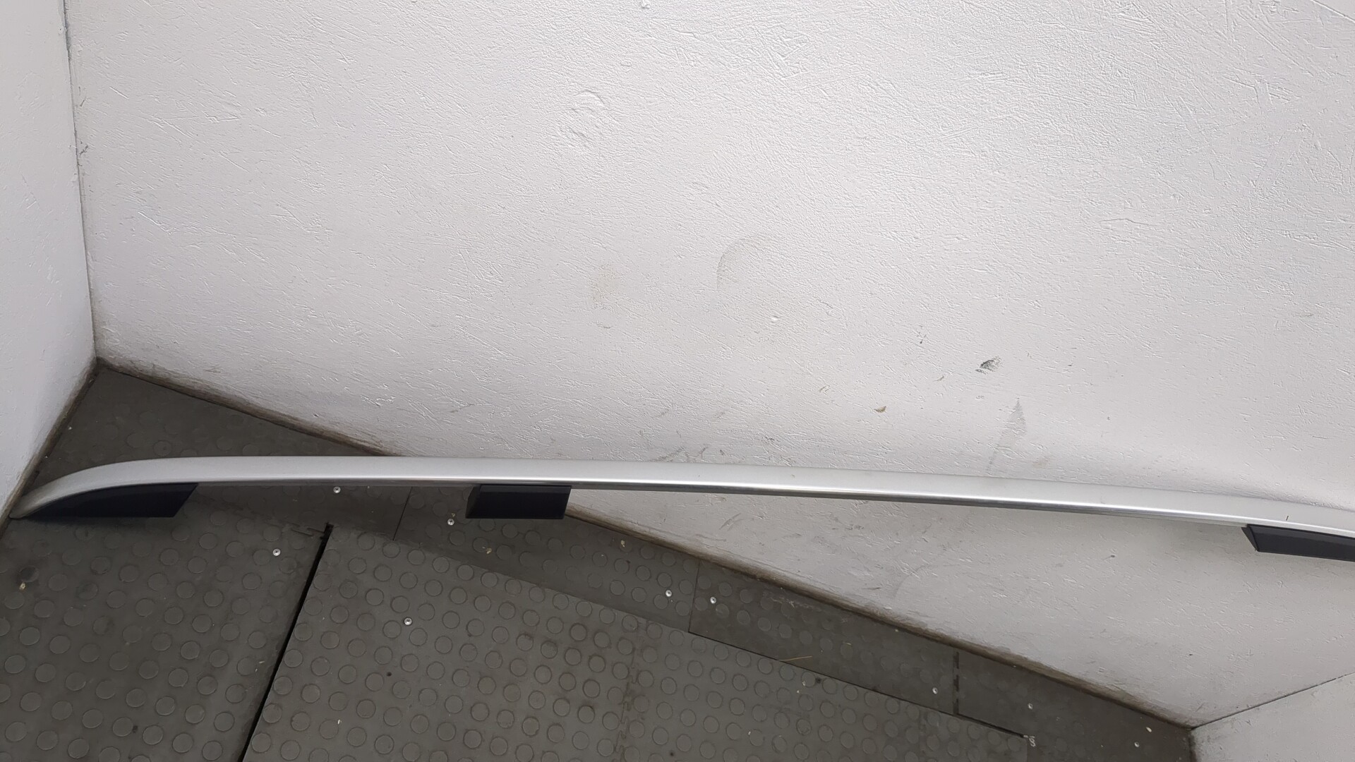 Рейлинг (релинг) правый (планка на крышу)