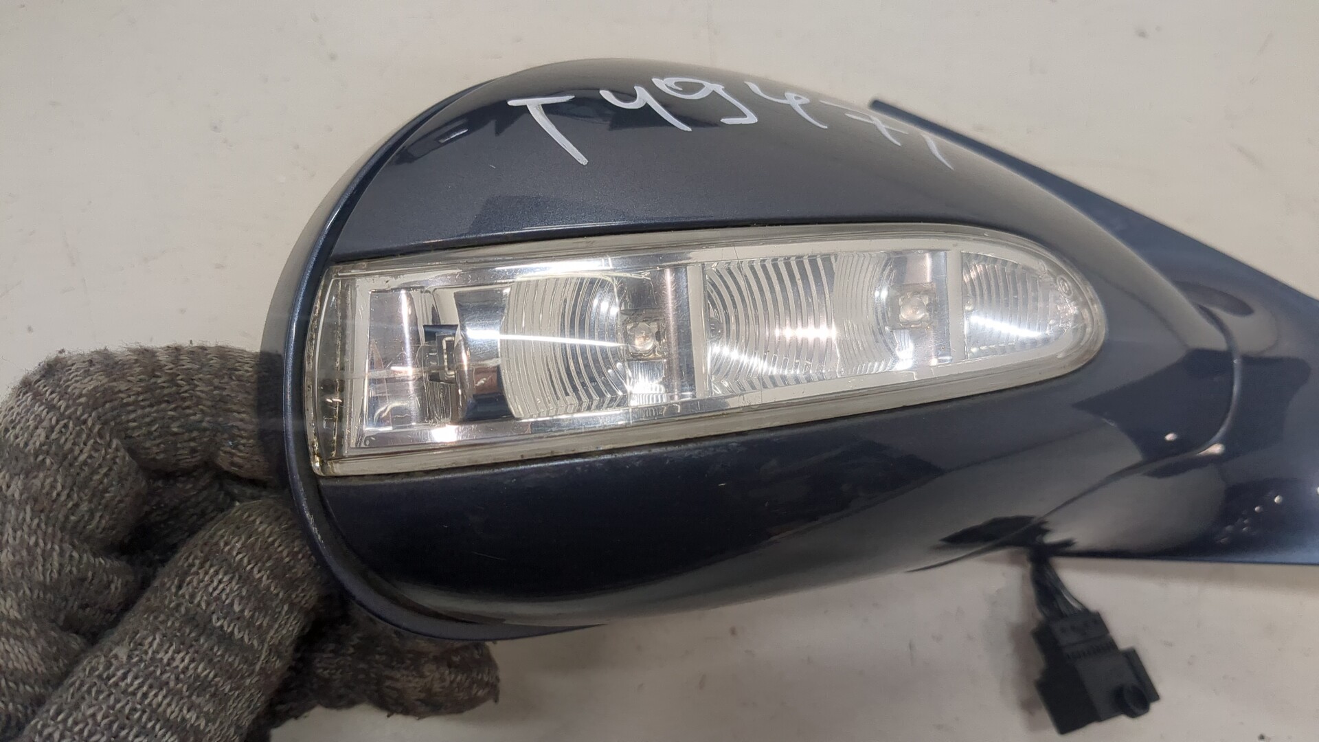 Зеркало правое электрическое