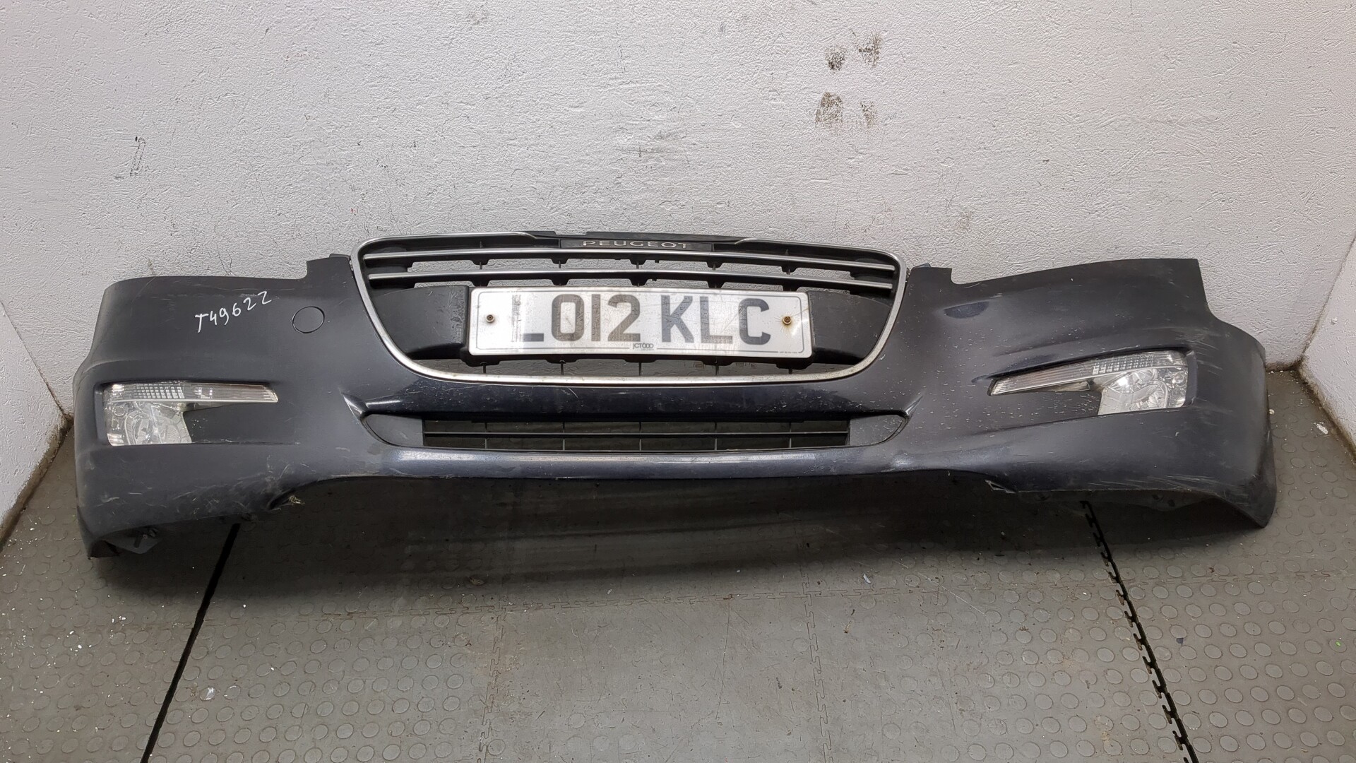 Бампер передний