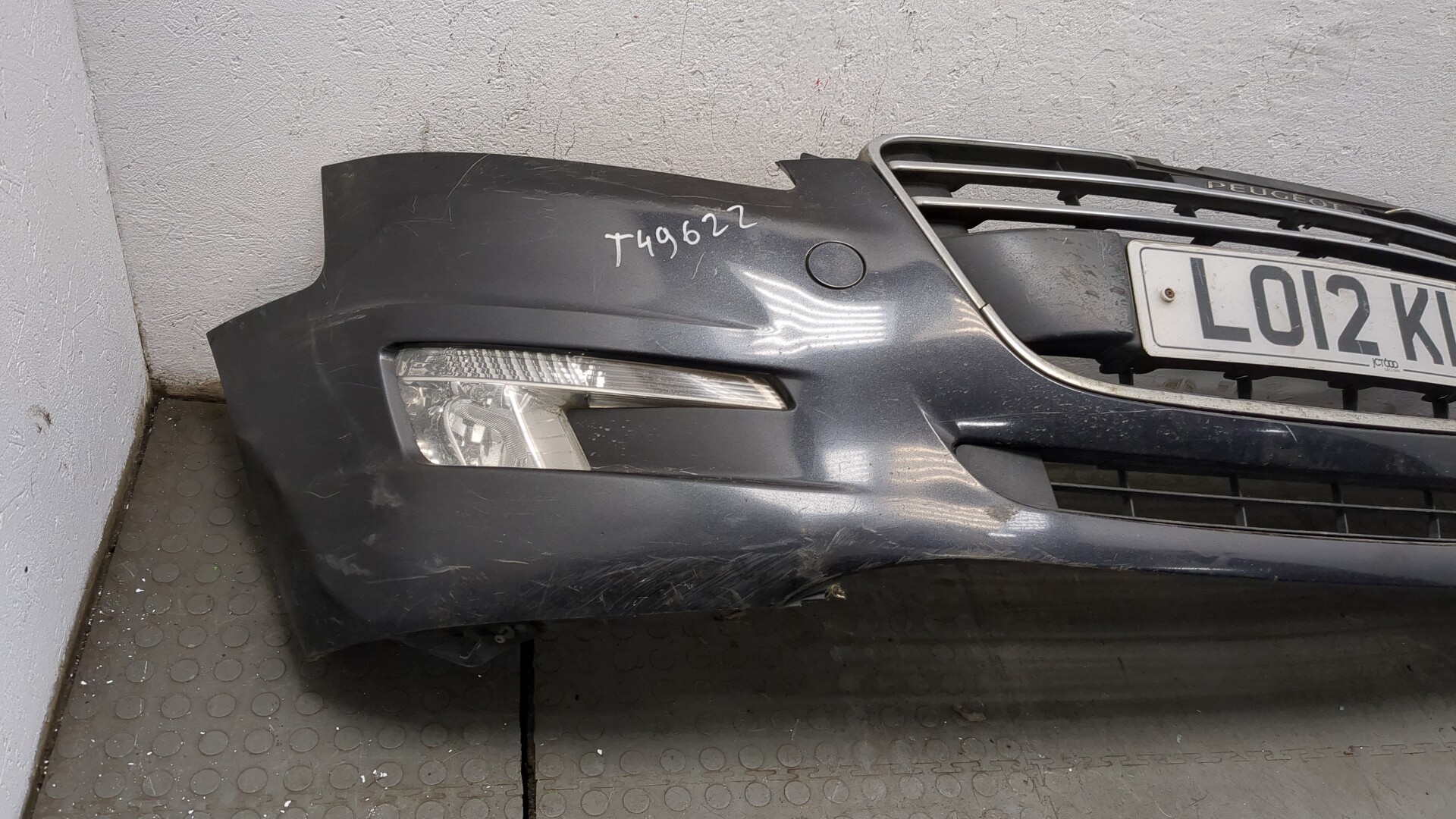 Бампер передний