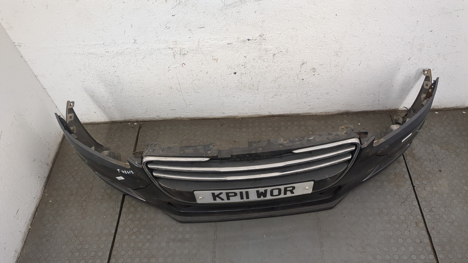 Бампер передний