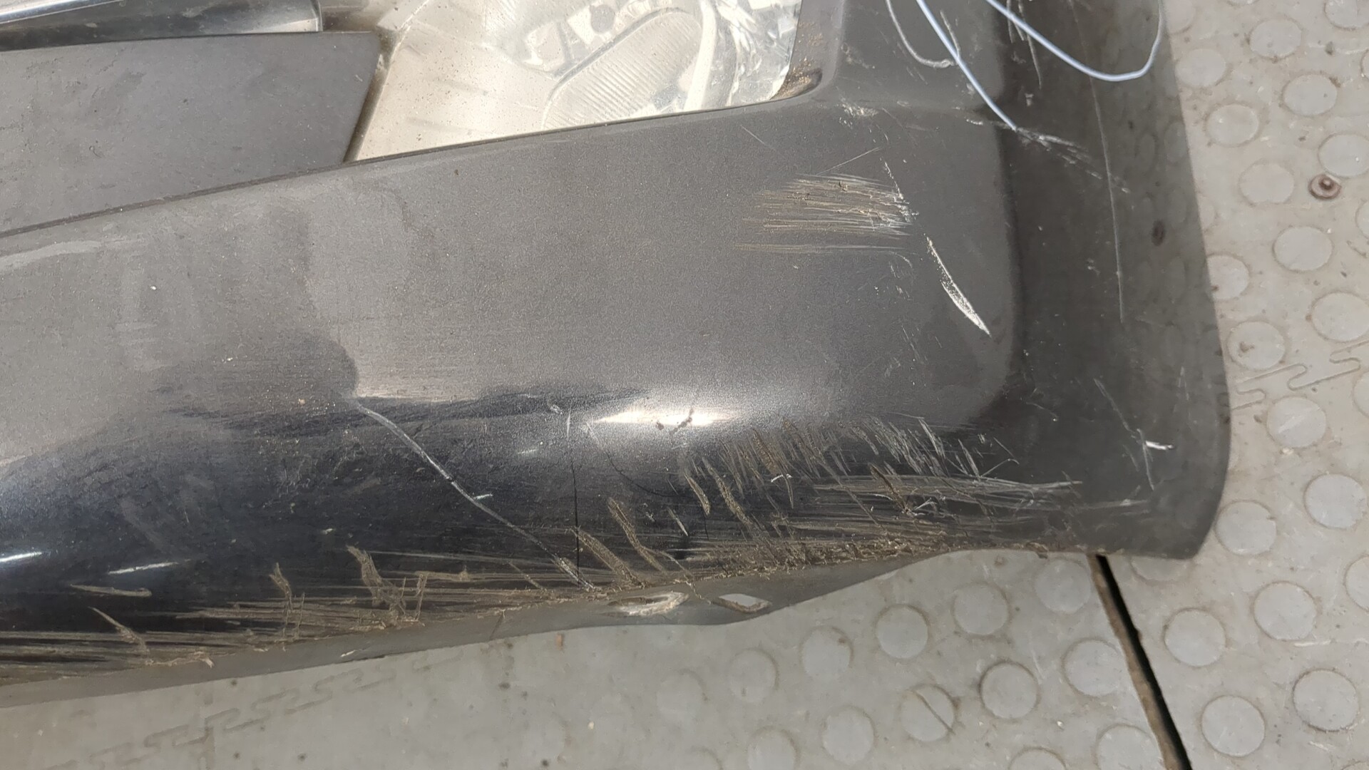 Бампер передний