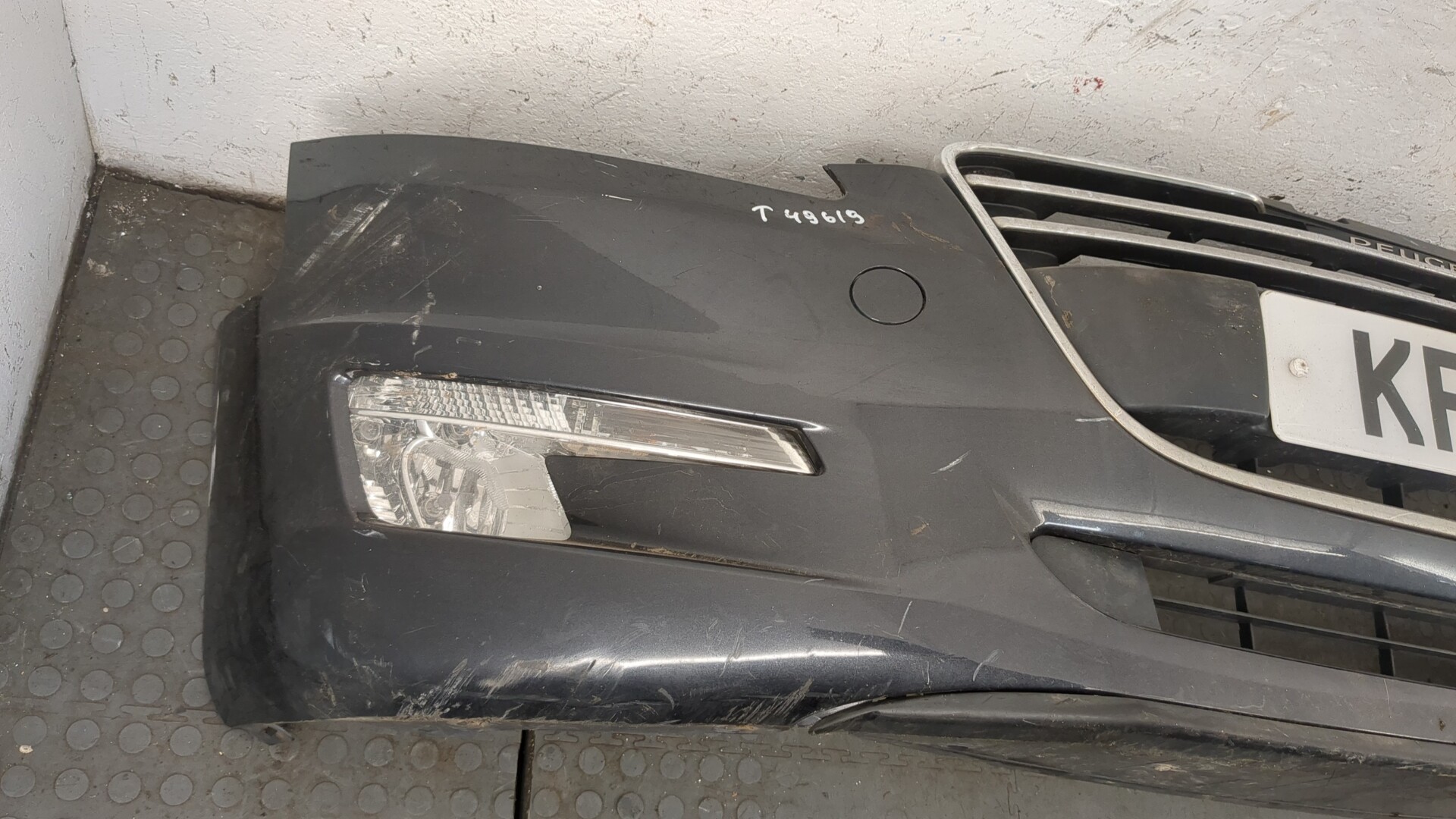 Бампер передний