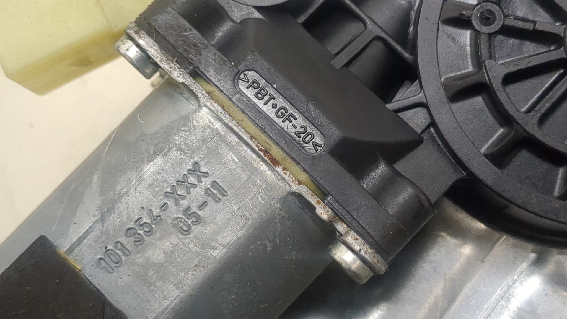 Стеклоподъемник электр. передний правый