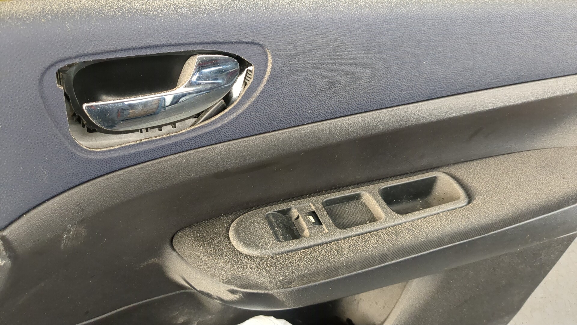 Дверь передняя правая