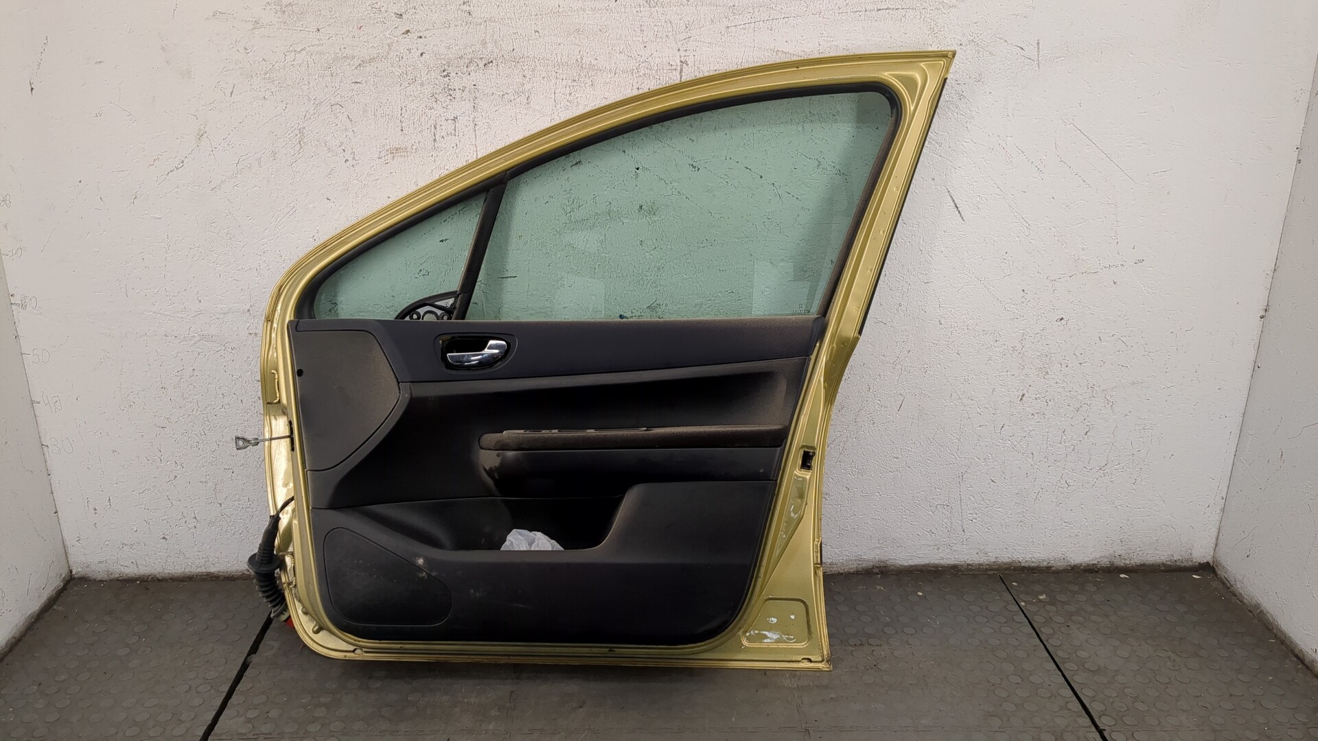 Дверь передняя правая