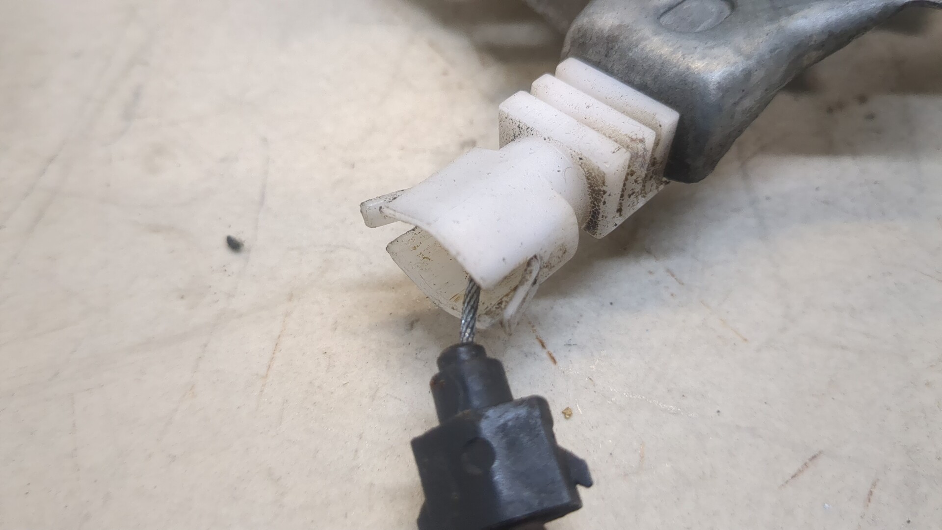 Стеклоподъемник электр. передний левый