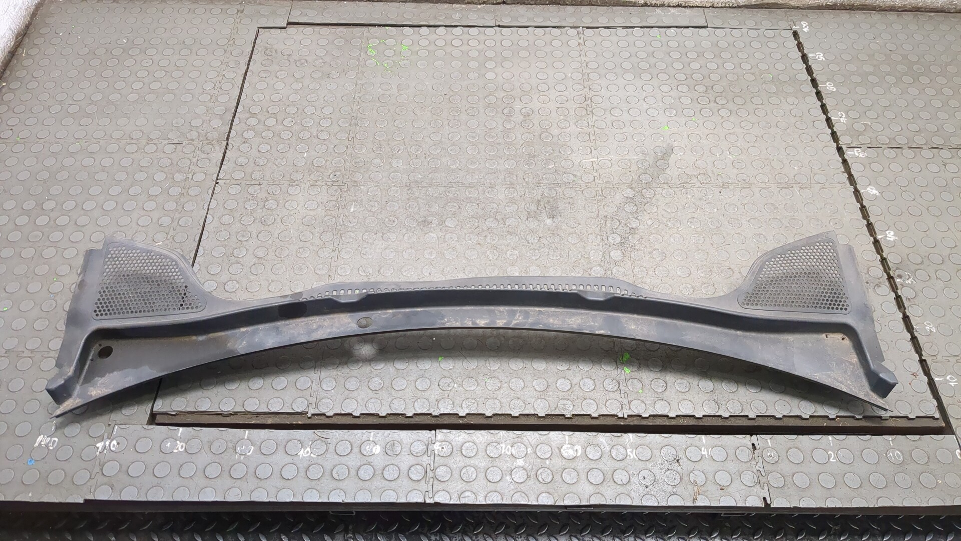 Решетка стеклоочистителей (Жабо)