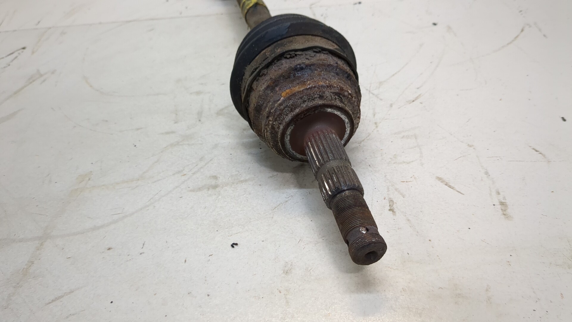 Полуось передняя правая