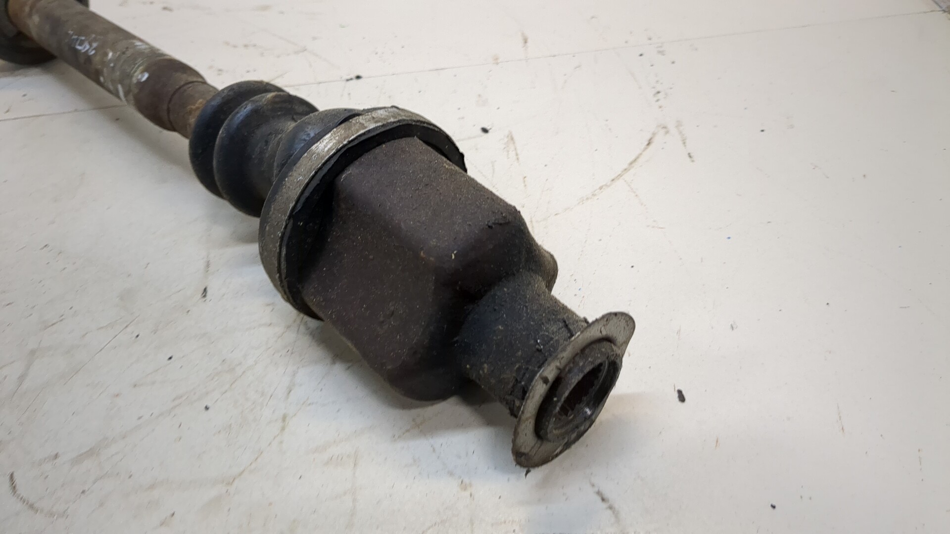 Полуось передняя правая