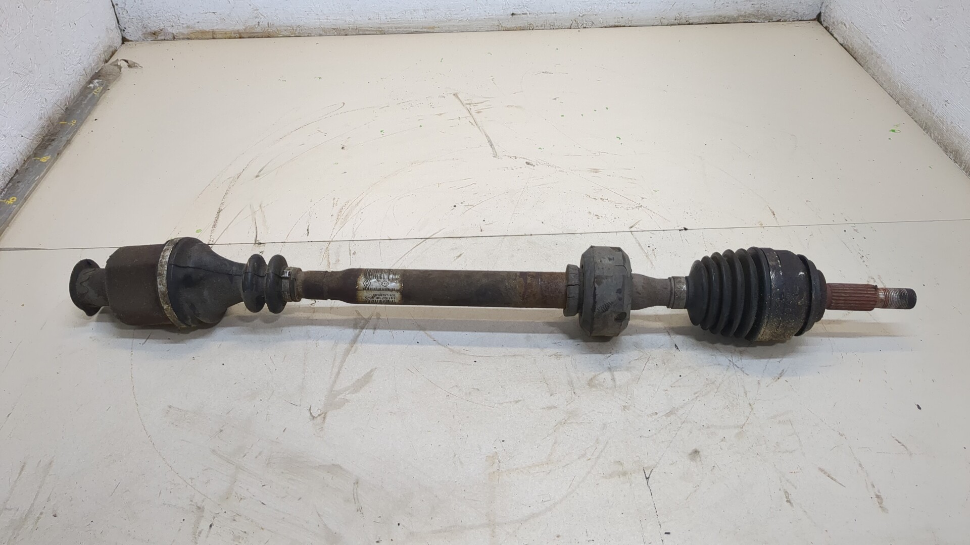 Полуось передняя правая