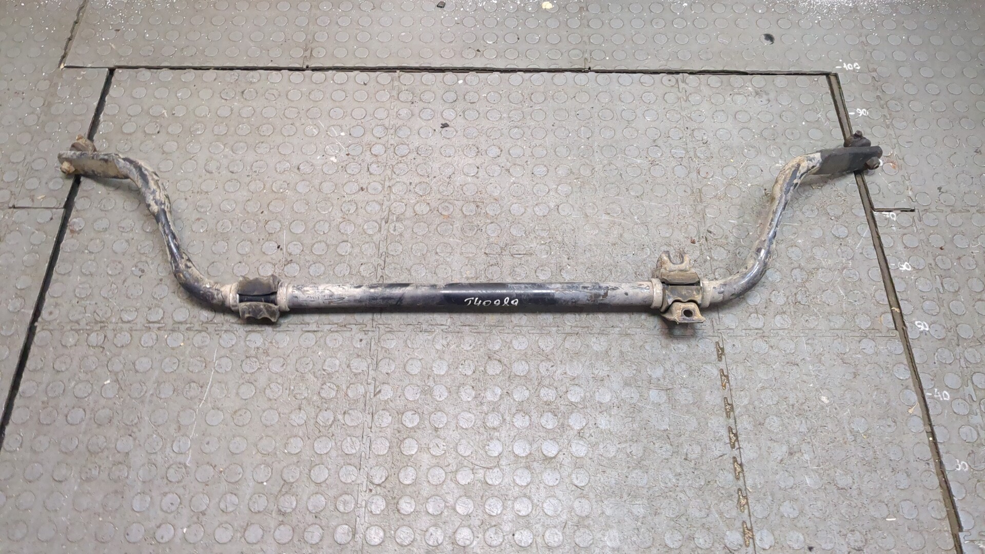 Стабилизатор передний