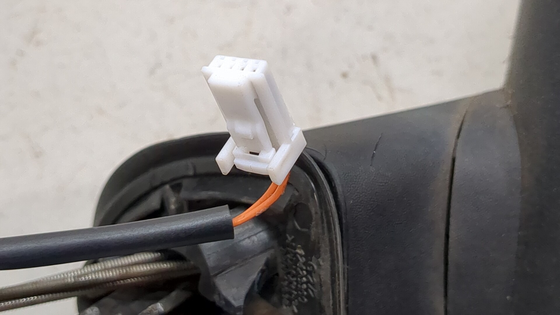 Зеркало левое электрическое