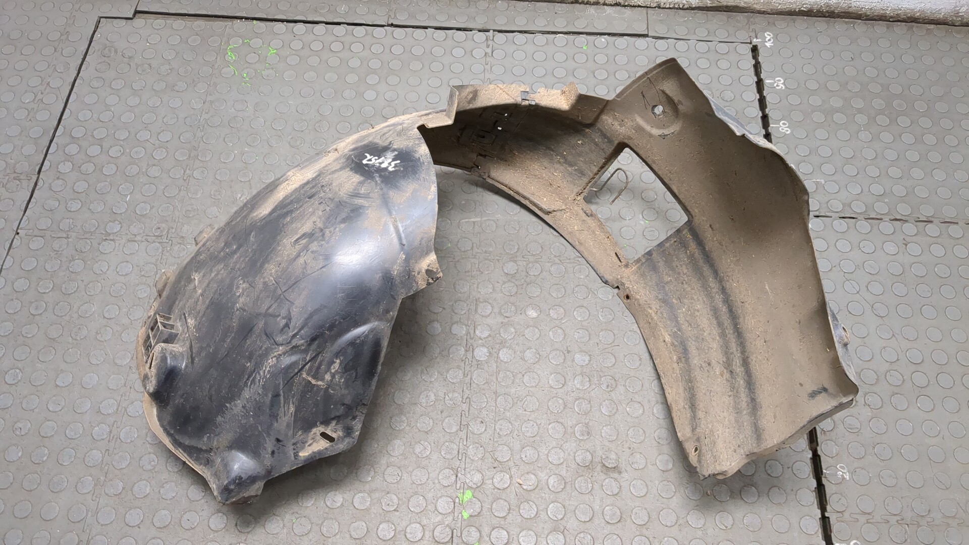 Локер передний левый