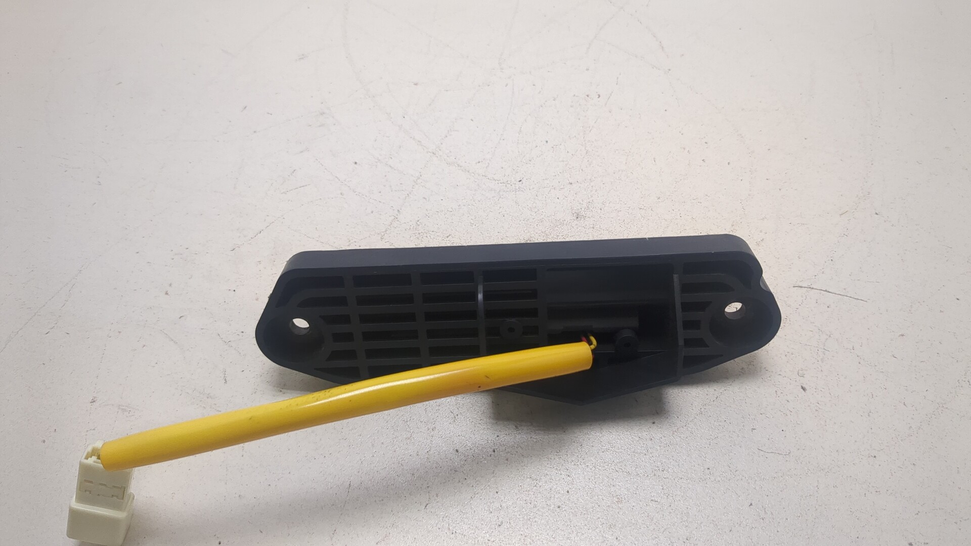 Кнопка открывания багажника