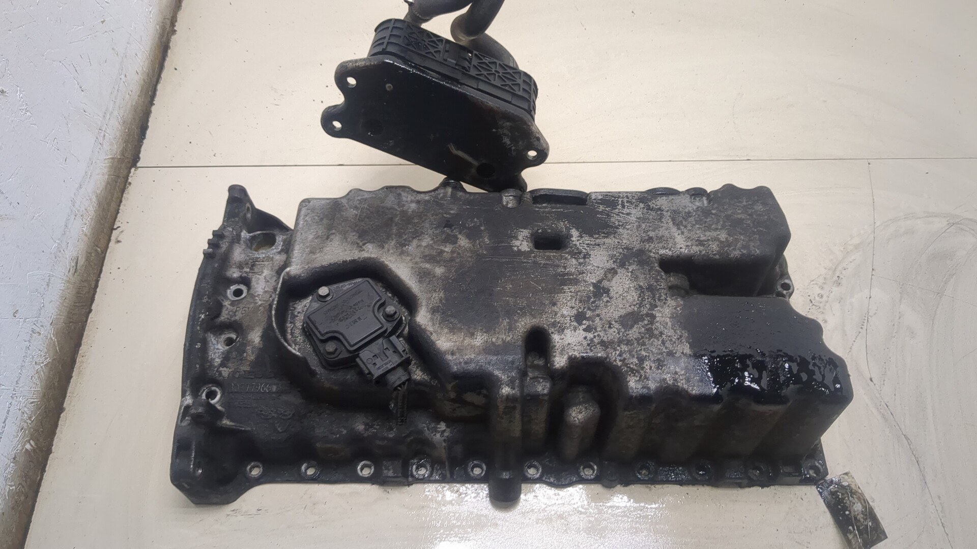 Поддон масляный двигателя (картер)