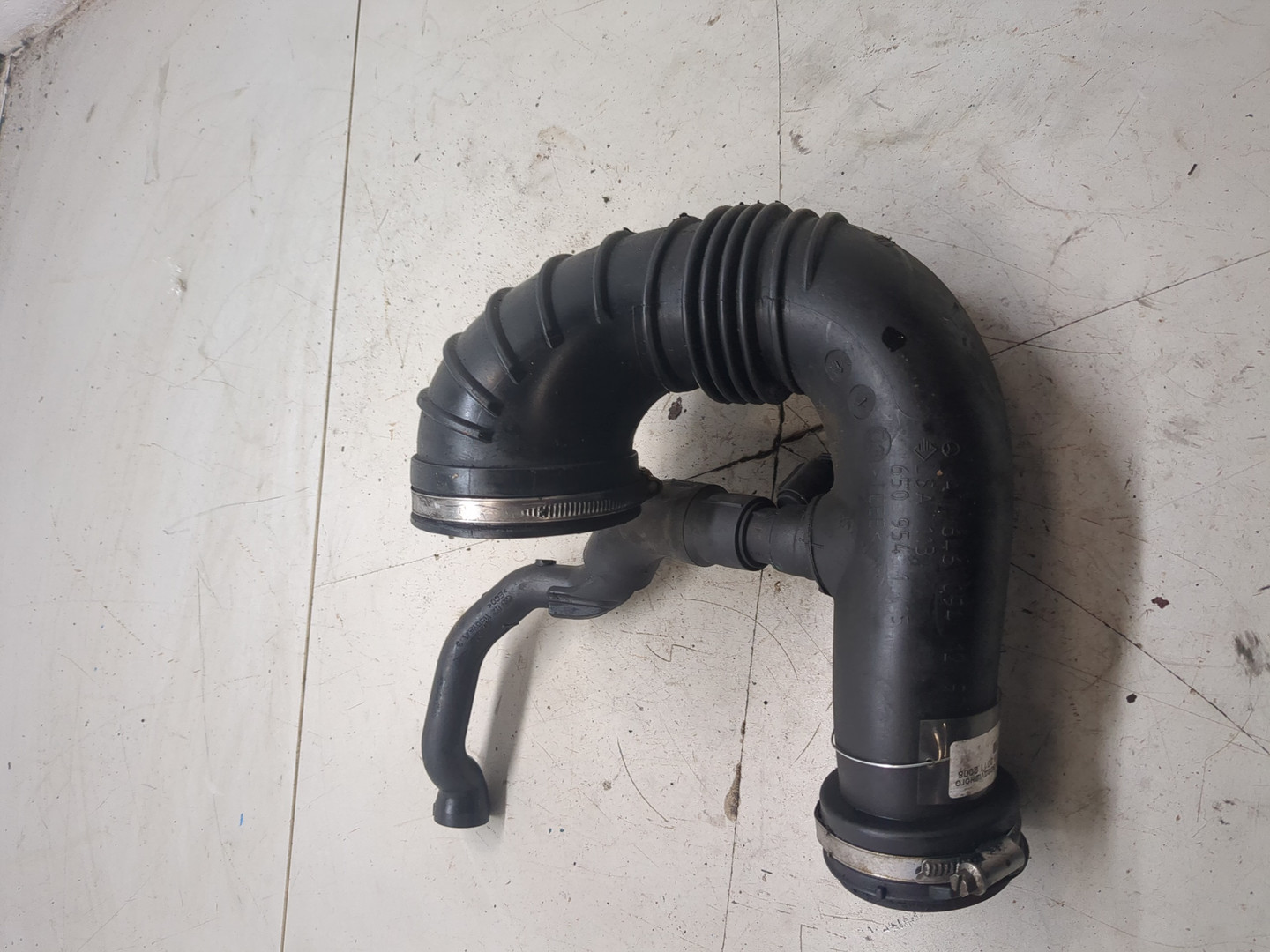 Патрубок воздушного фильтра