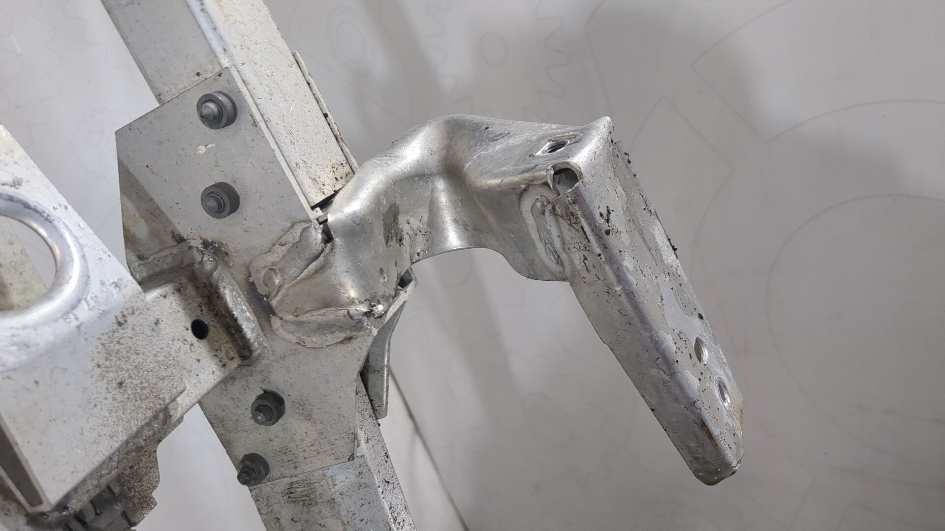 Балка подмоторная