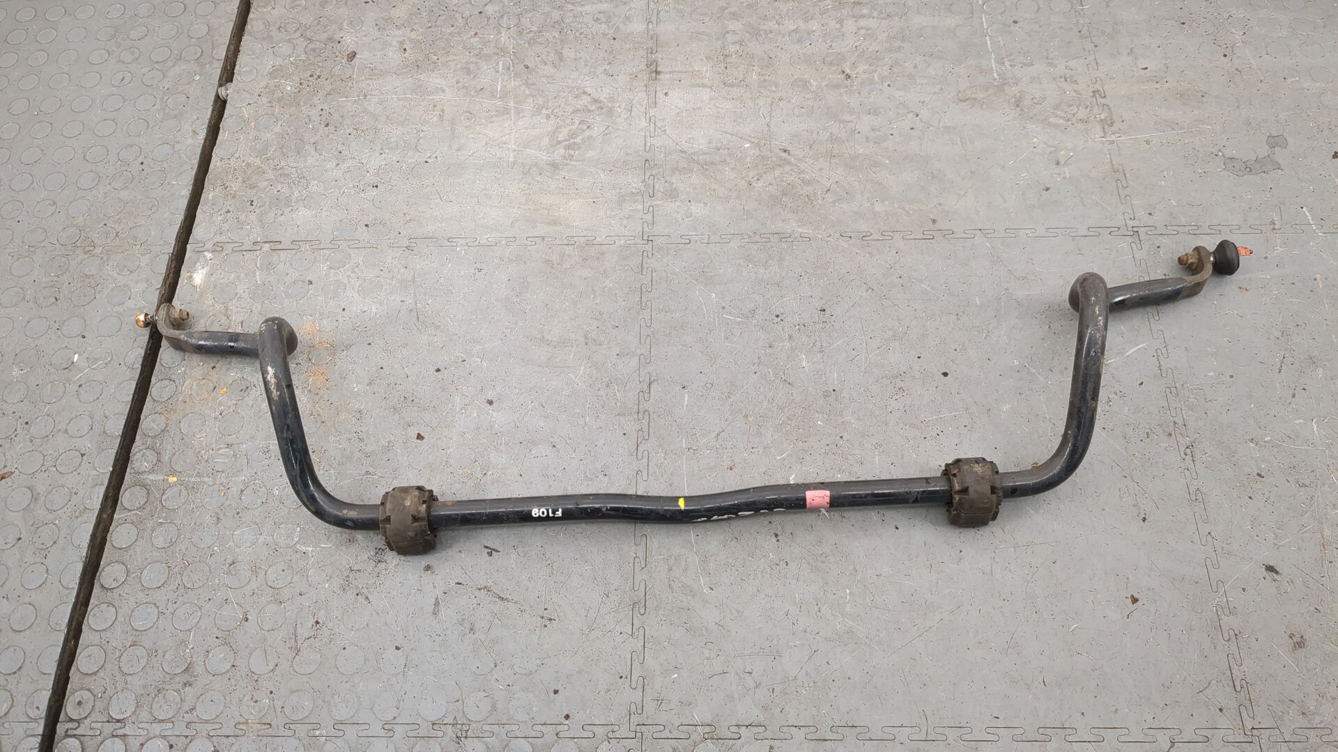 Стабилизатор передний