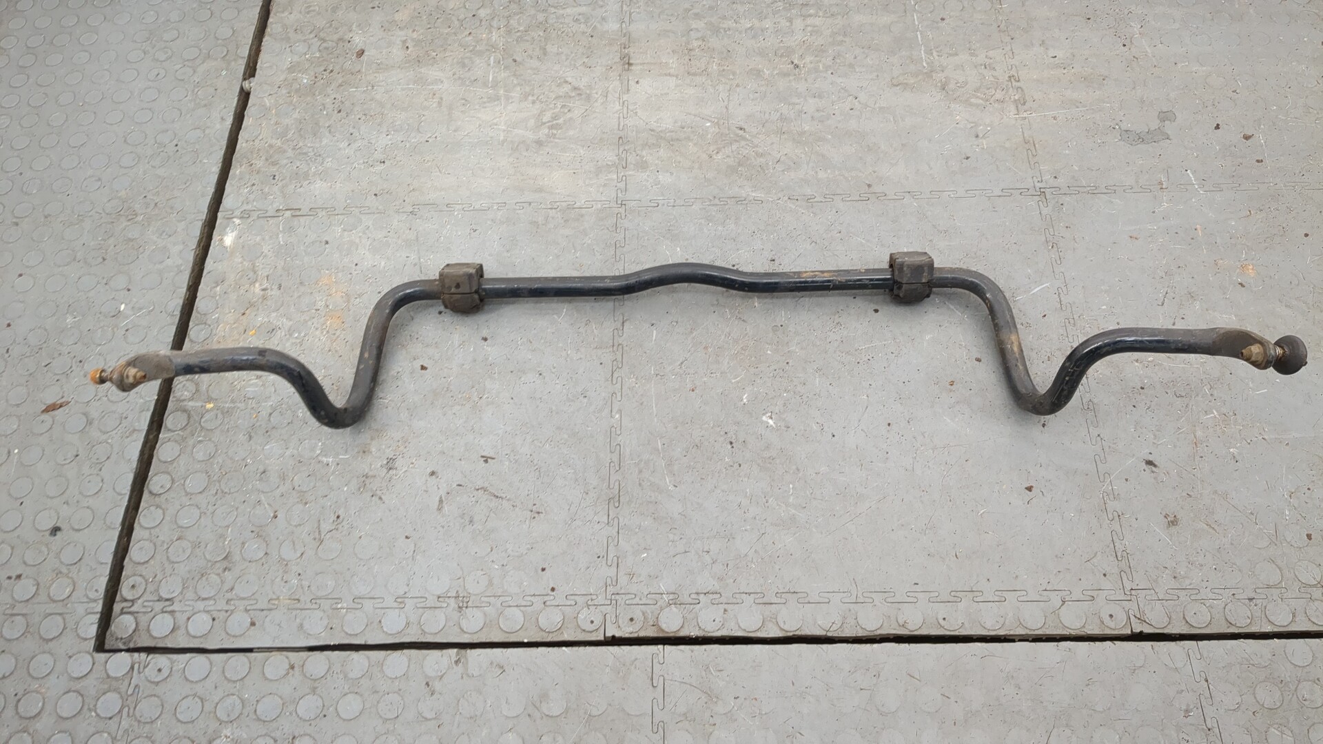 Стабилизатор передний