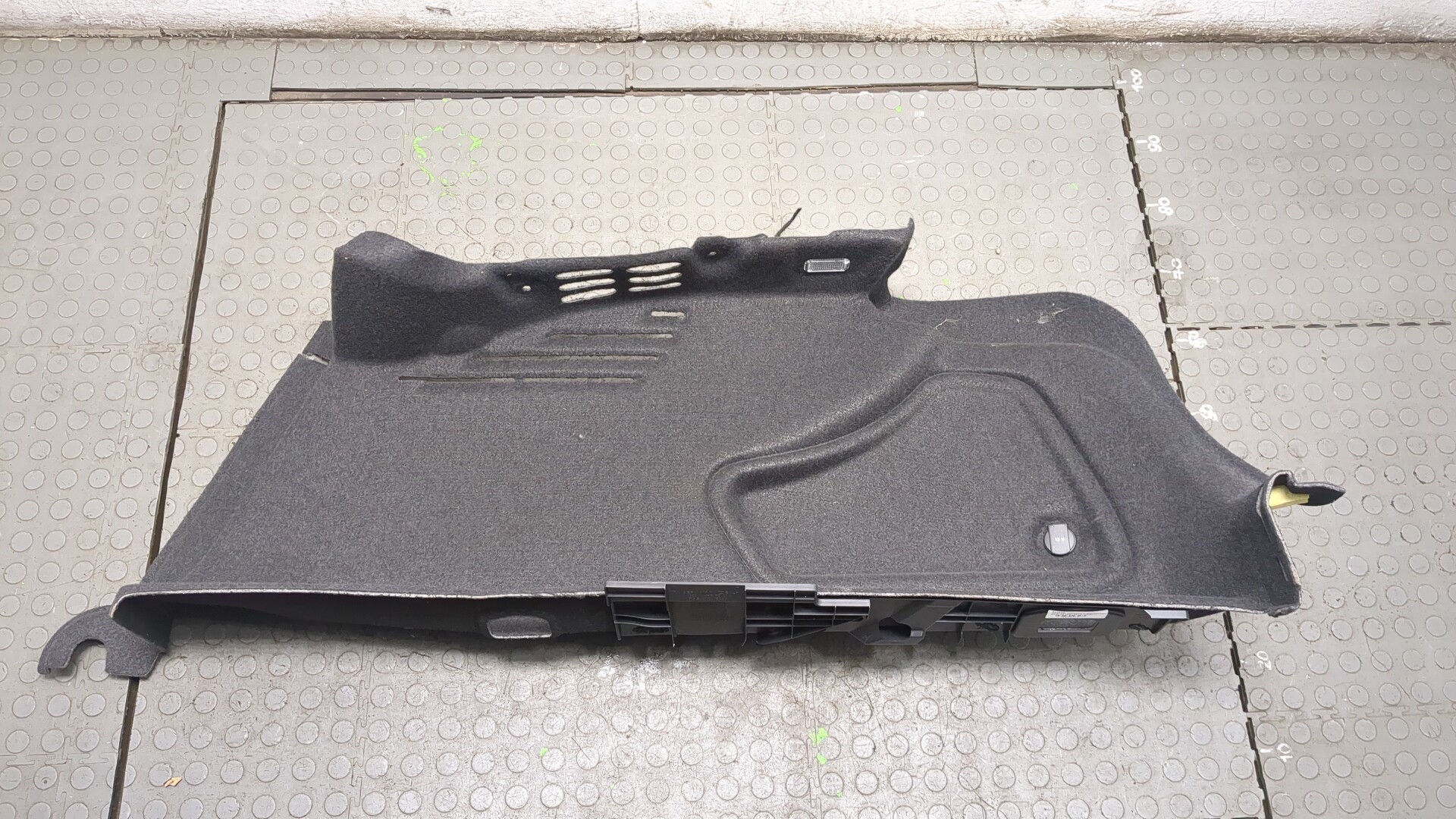 Обшивка багажника