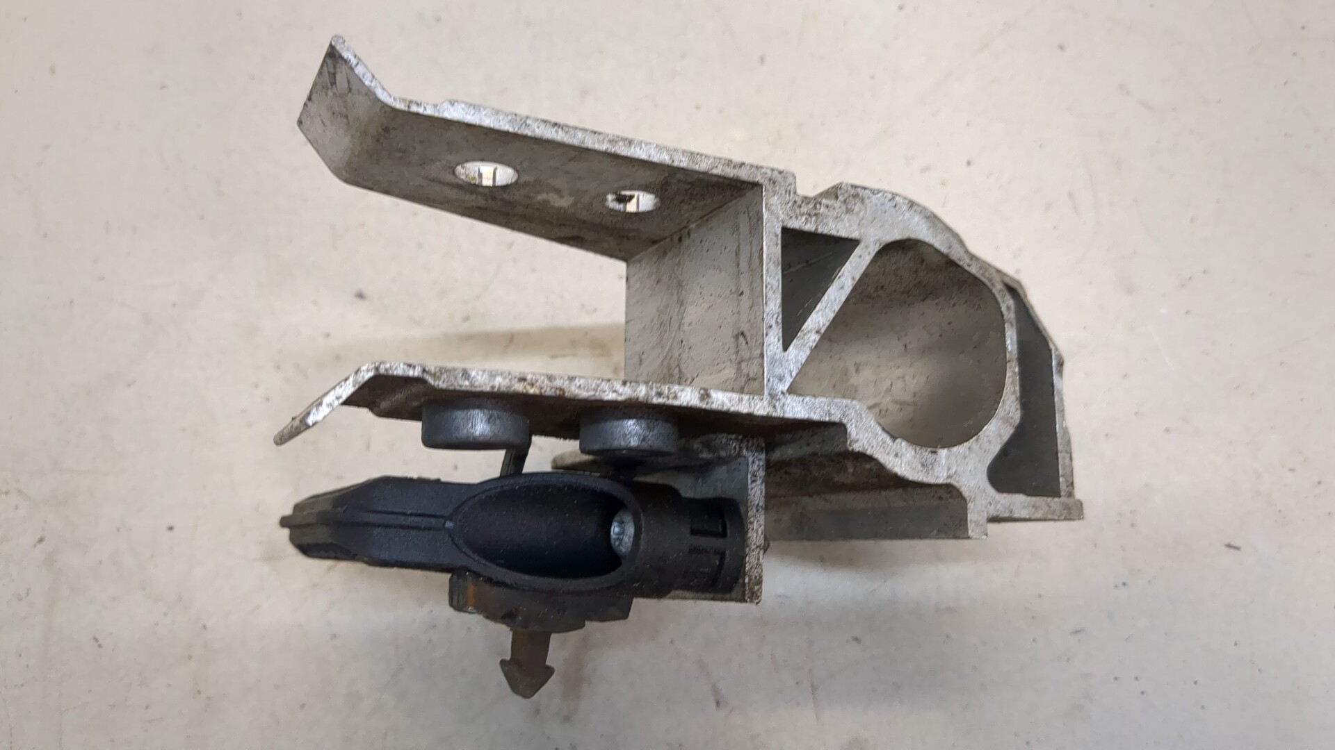 Кронштейн радиатора