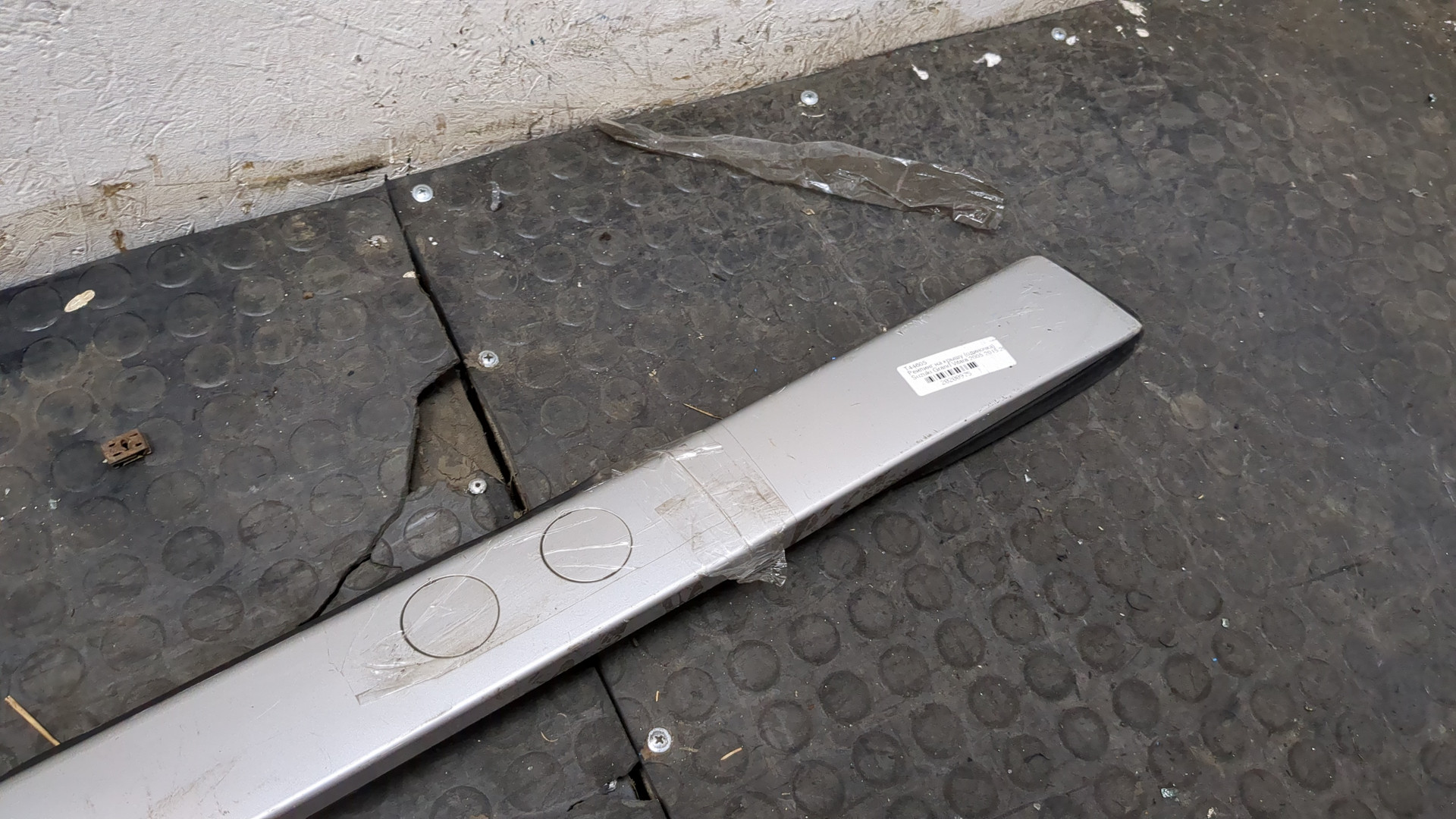 Рейлинг (релинг) левый (планка на крышу)