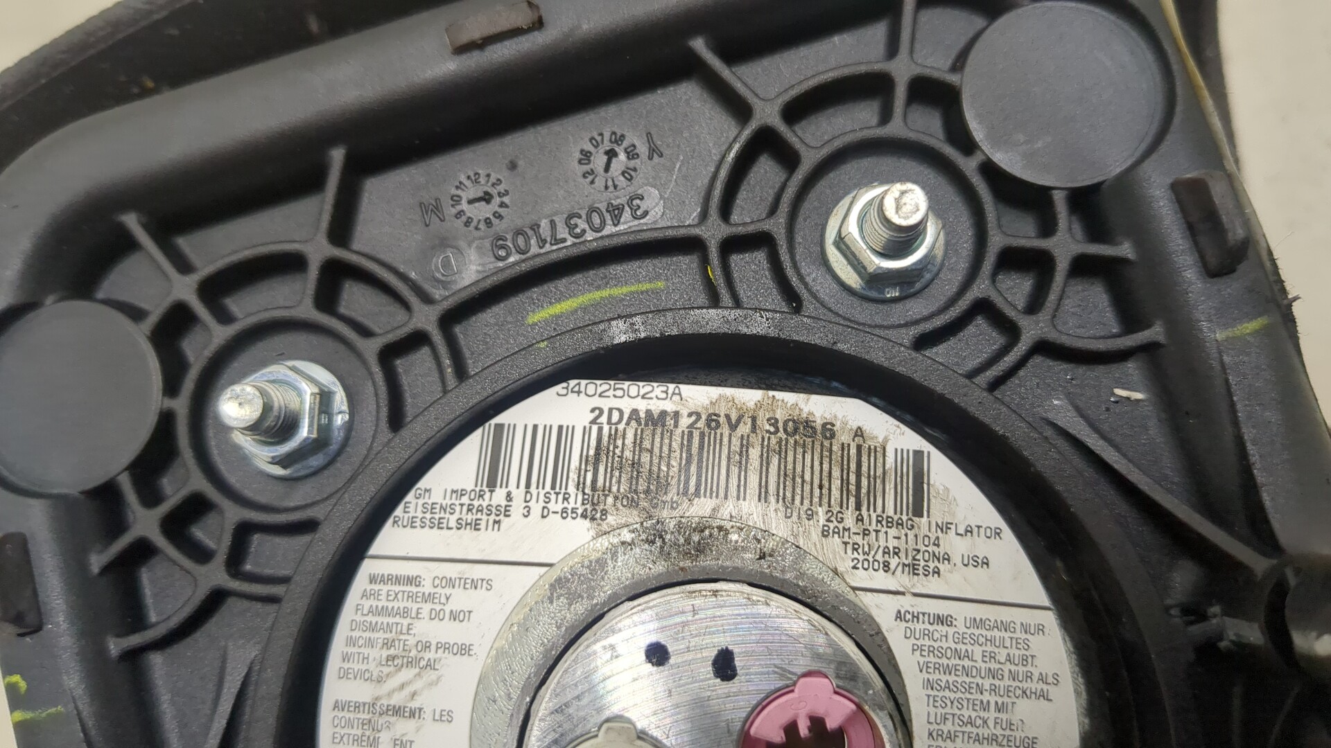 Подушка безопасности в рулевое колесо