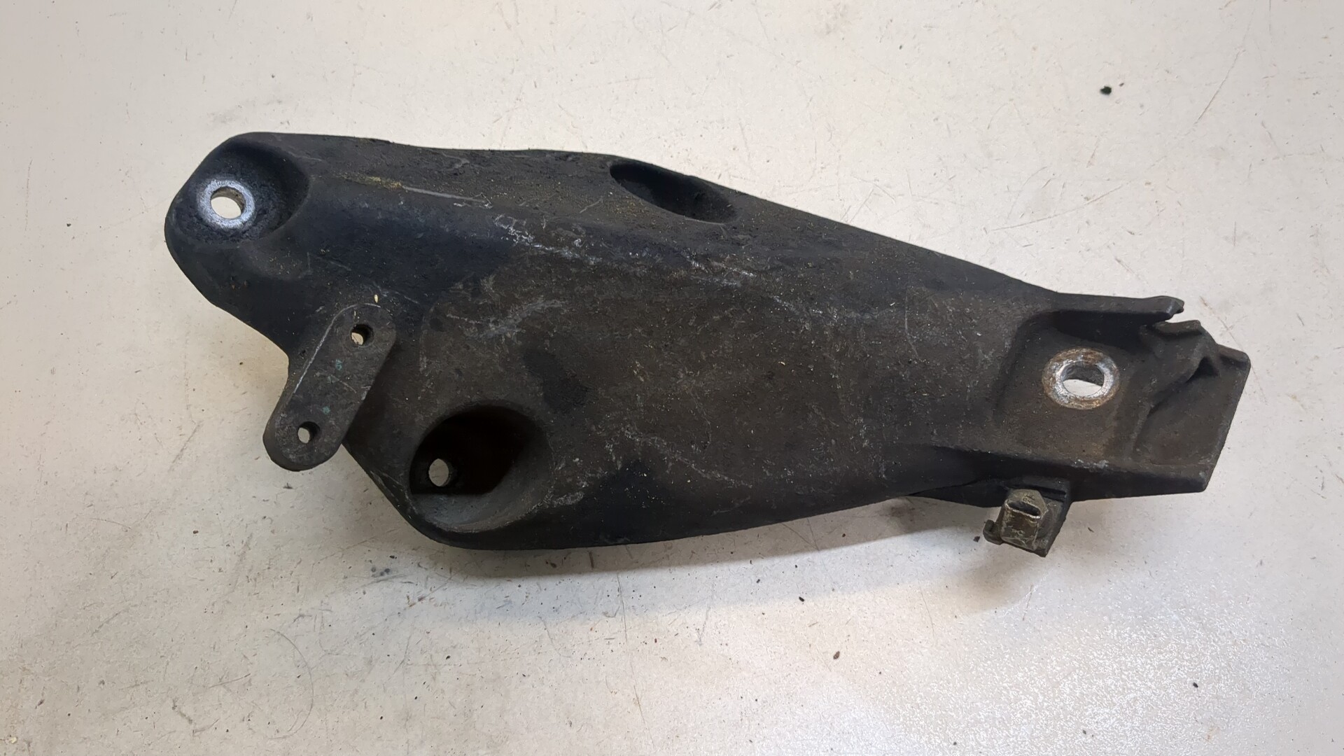 Кронштейн двигателя