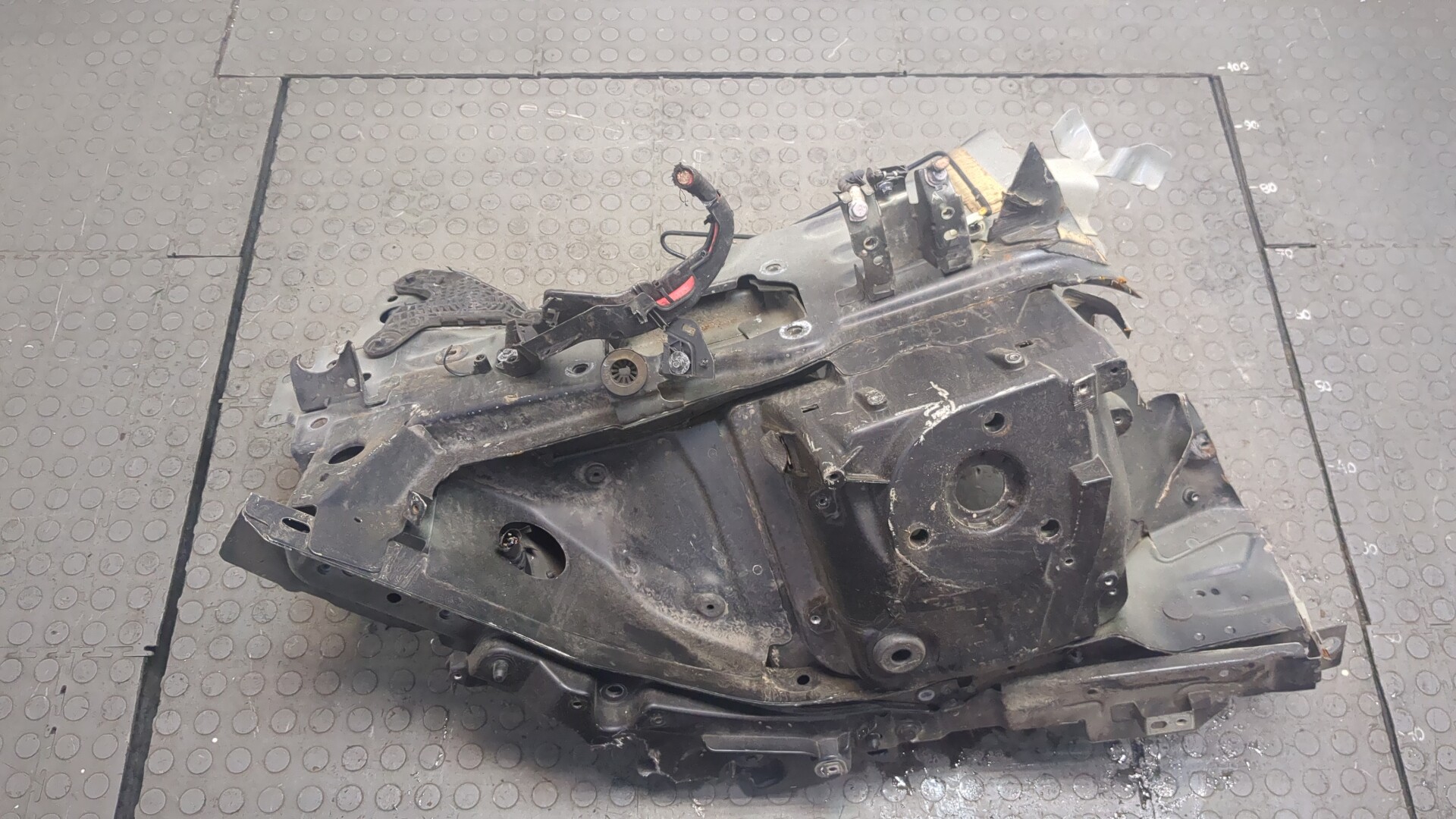 Лонжерон передний левый