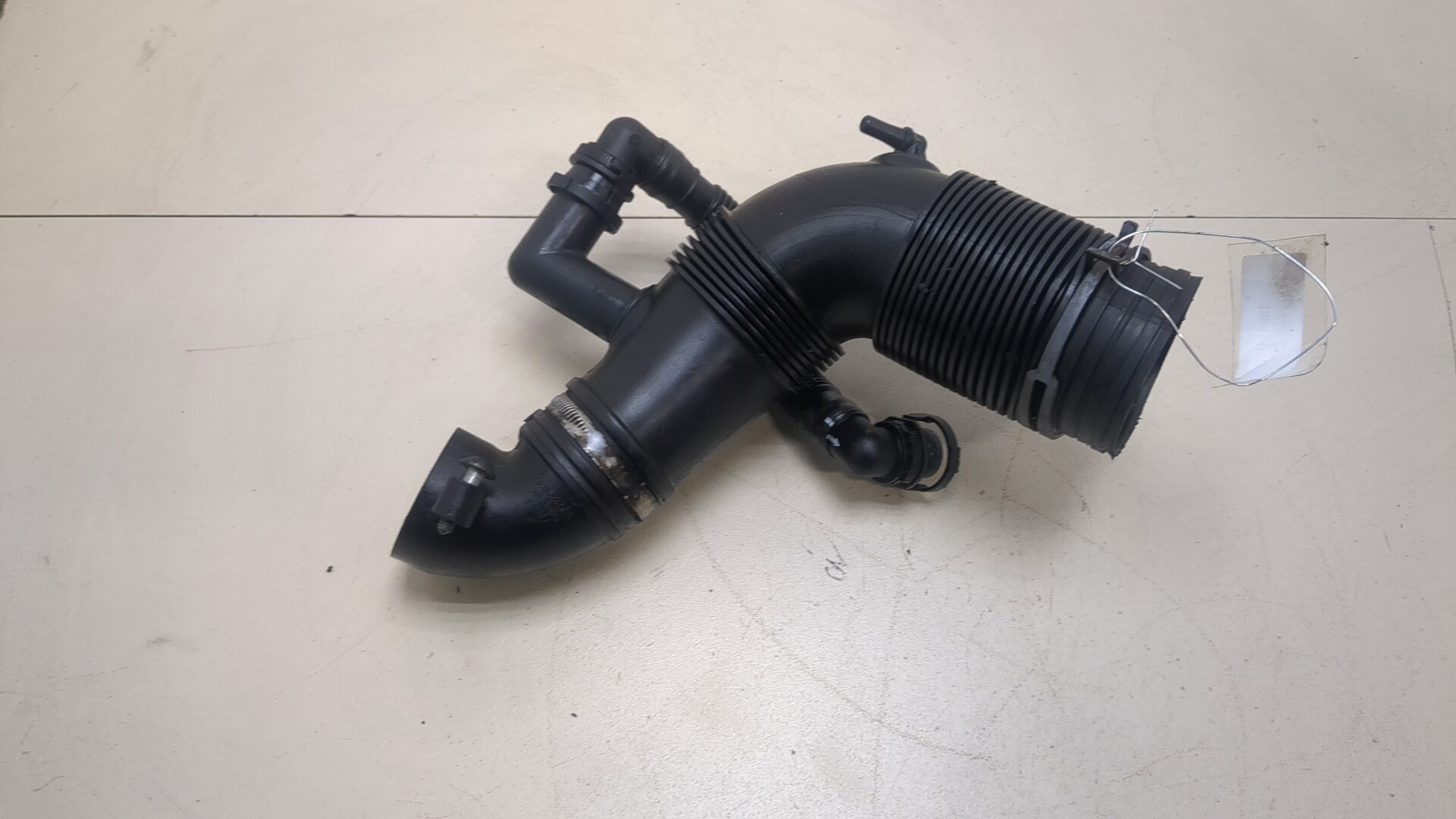 Патрубок воздушного фильтра