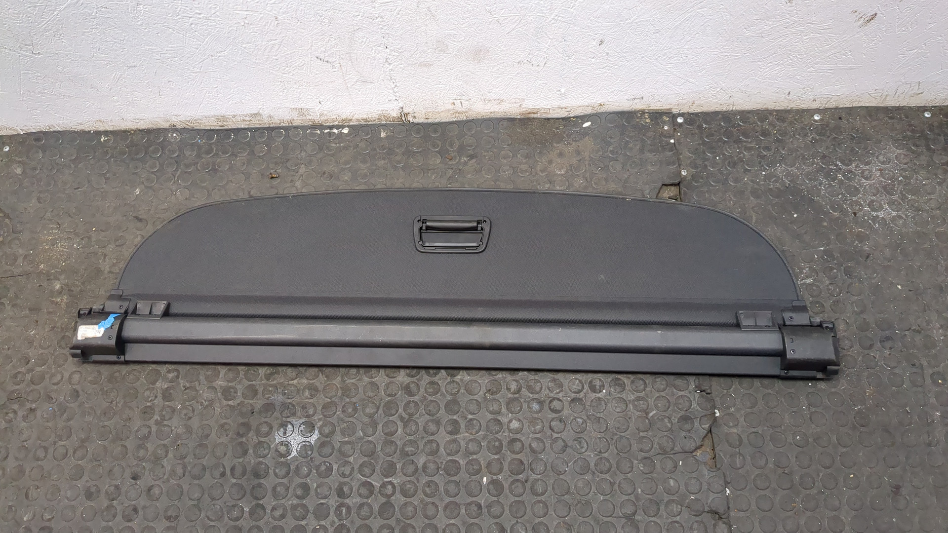 Шторка багажника