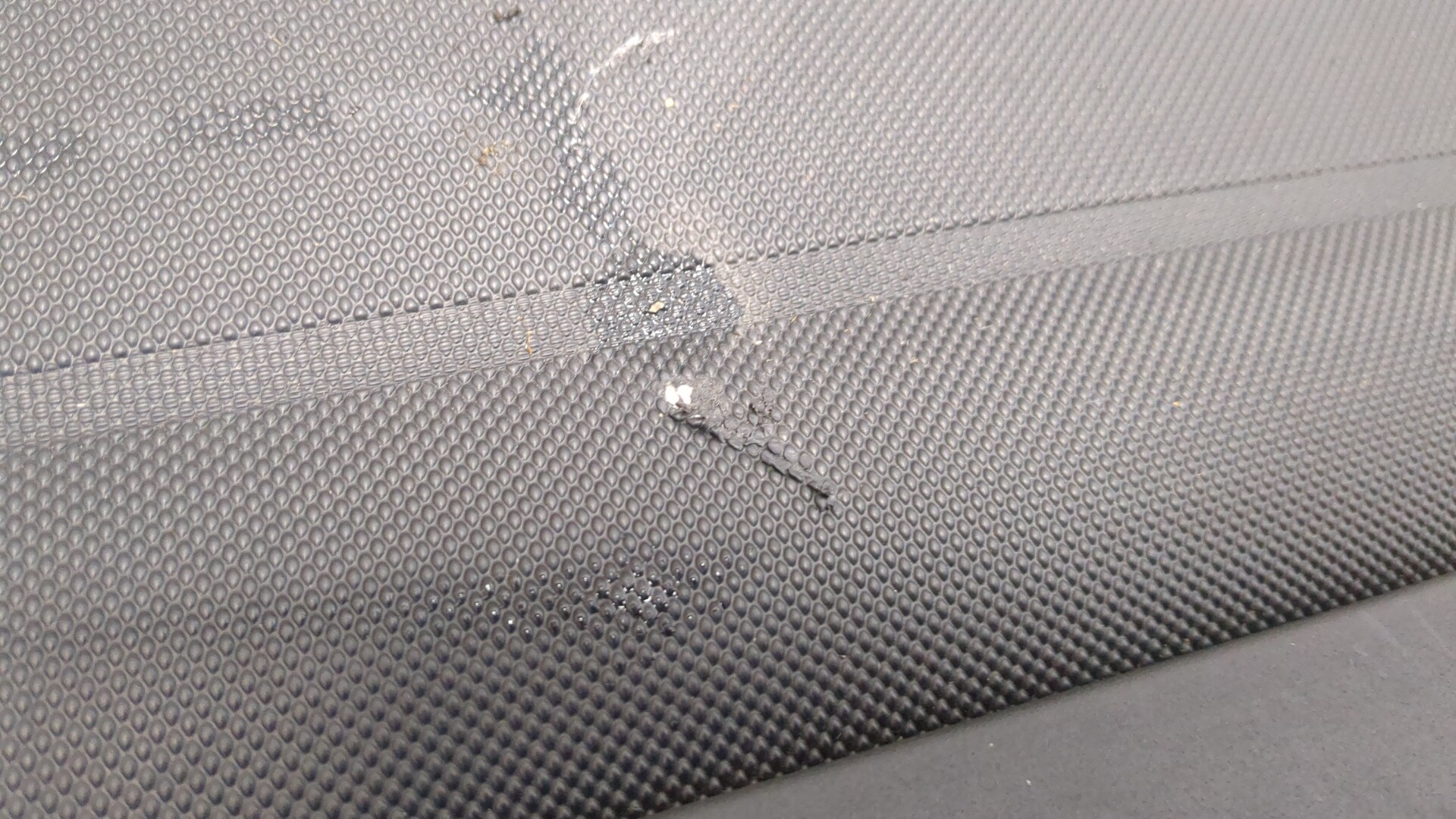 Шторка багажника