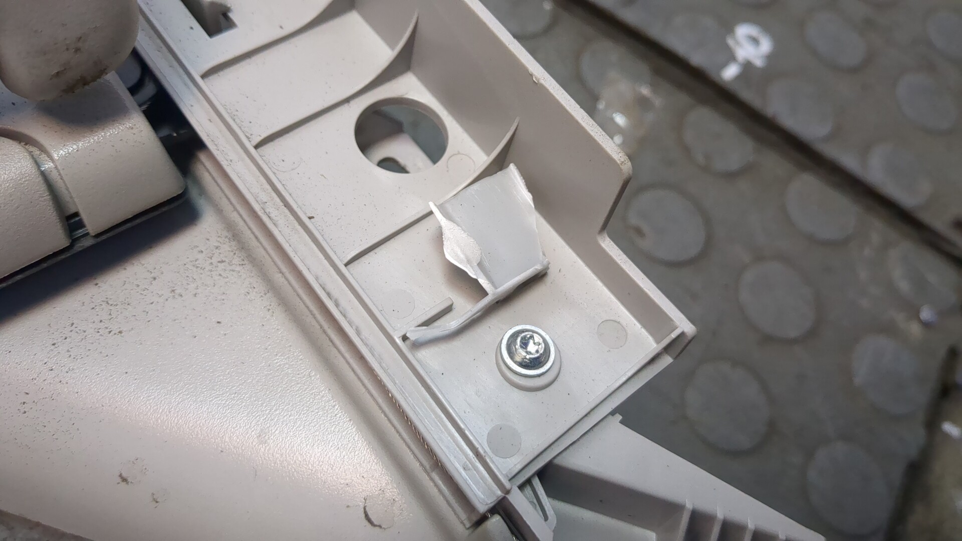 Козырек солнцезащитный