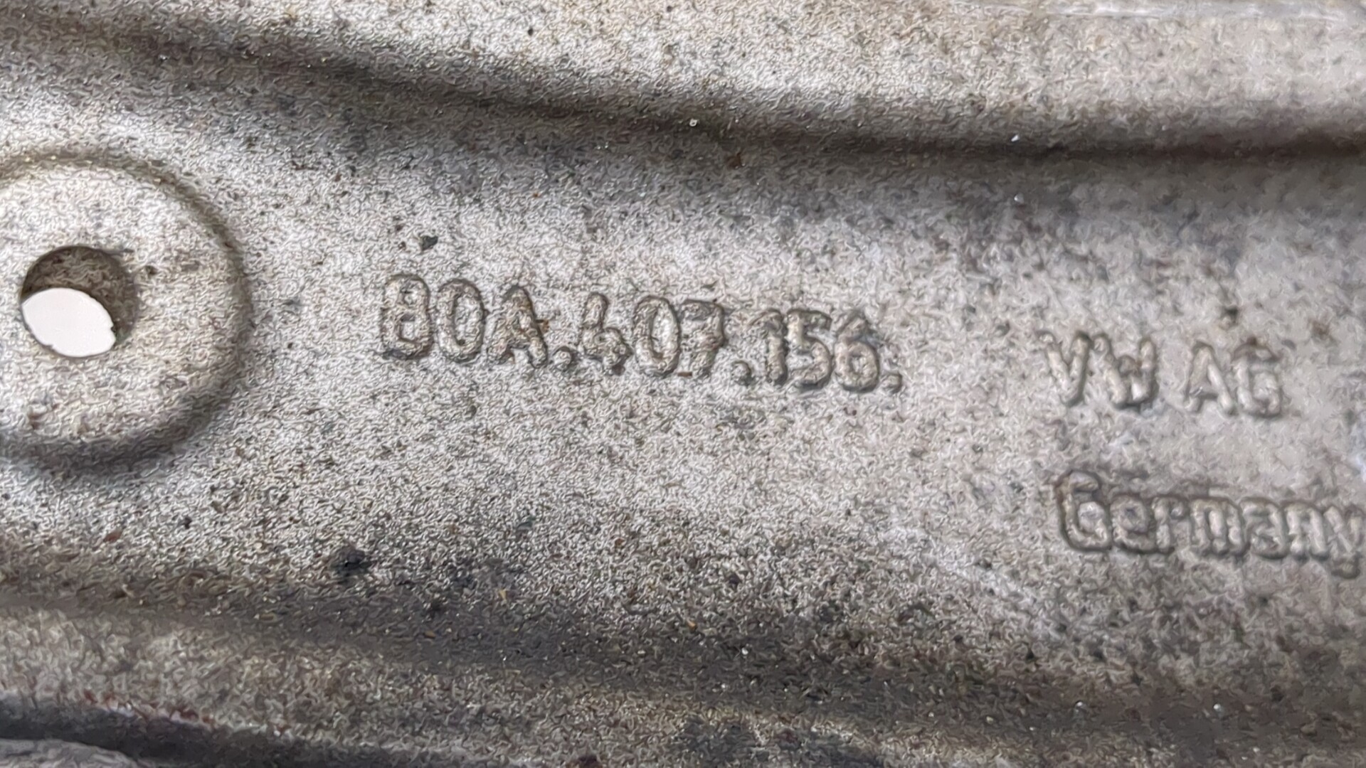 Рычаг передний правый